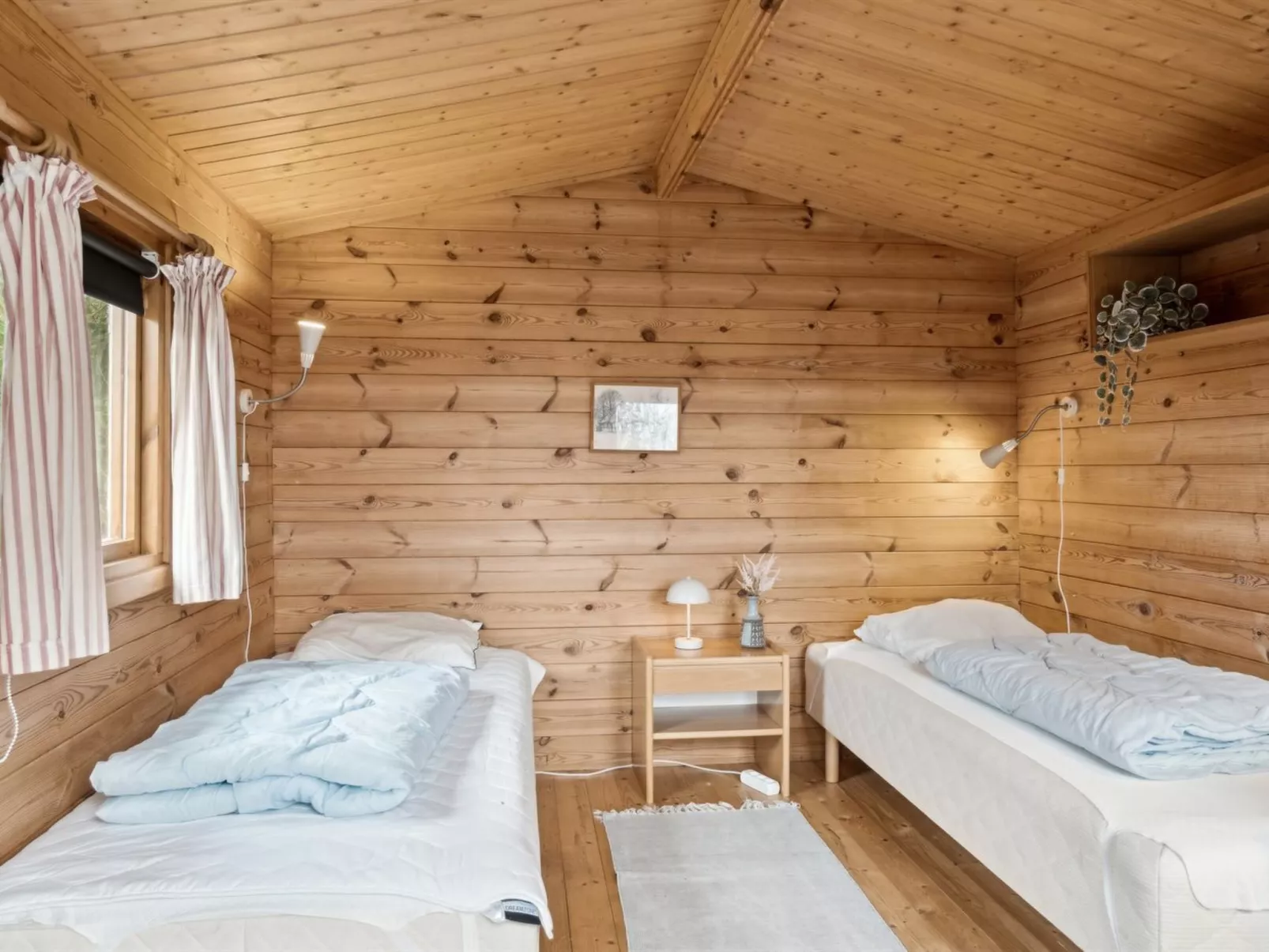 "Gunward" - 3km from the sea-Binnen