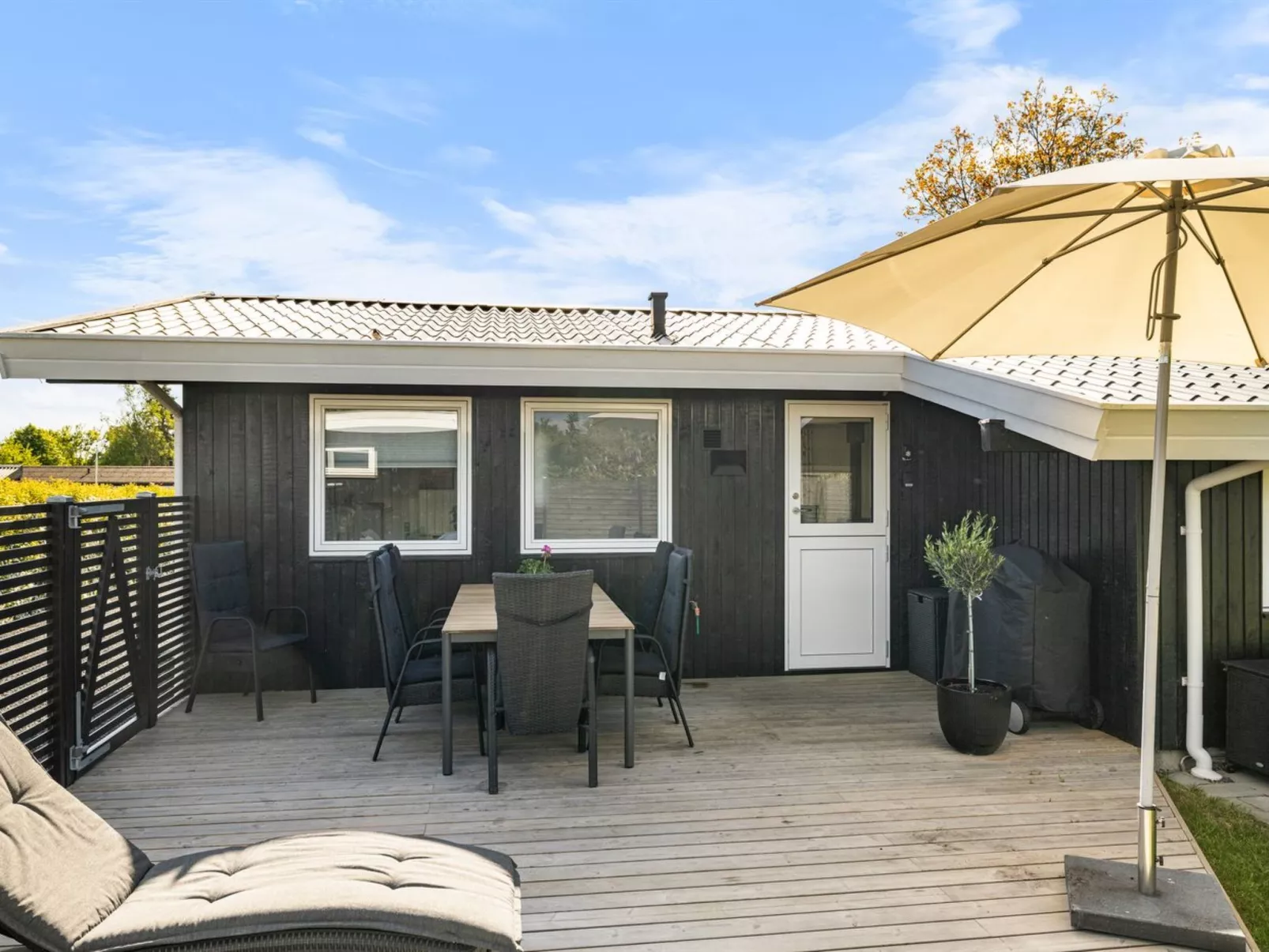 "Bjart" - 150m from the sea-Buiten