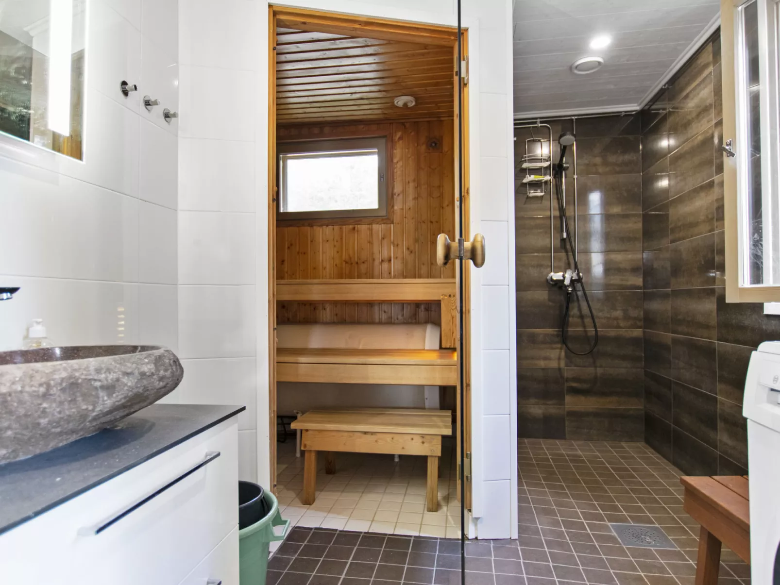 Keskikallio, nuasjärvi-Binnen