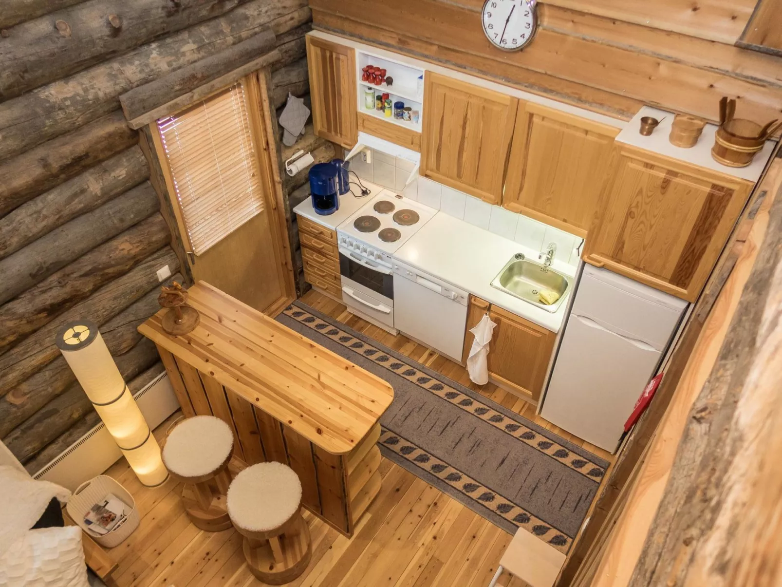 Otsolanhovi b 8-Binnen