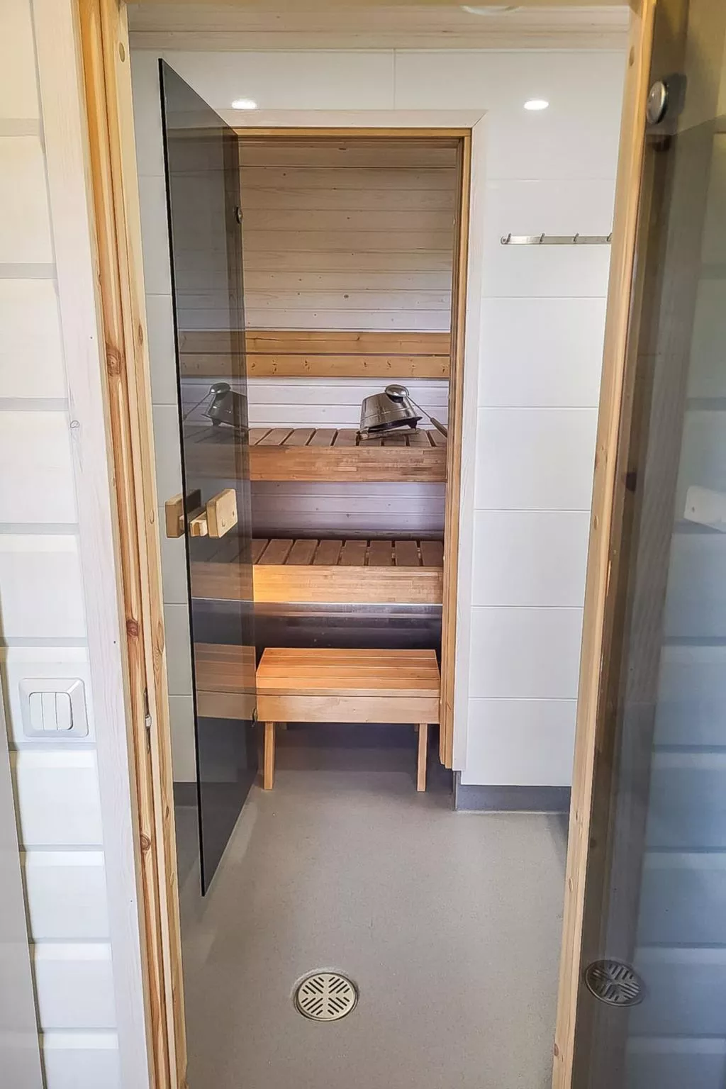 Aurinkoalppi 12a paritalon yläkerta-Binnen