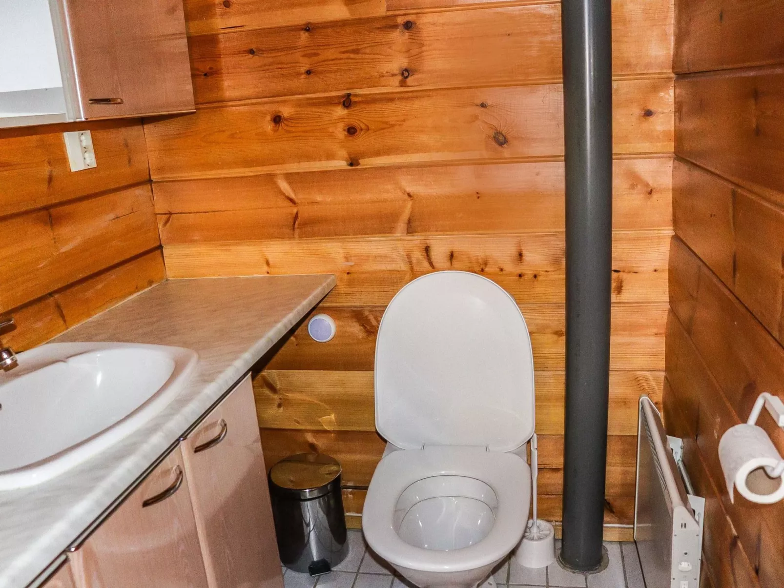 Hallanhelmi a paritalo-Binnen