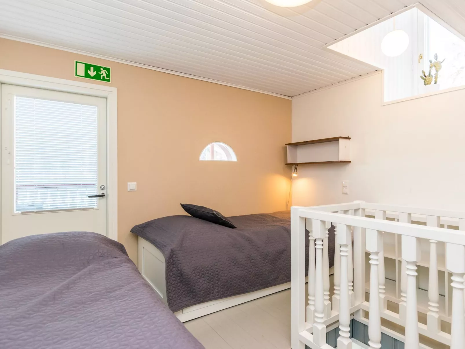 Hallantytär b4 paritalo-Binnen