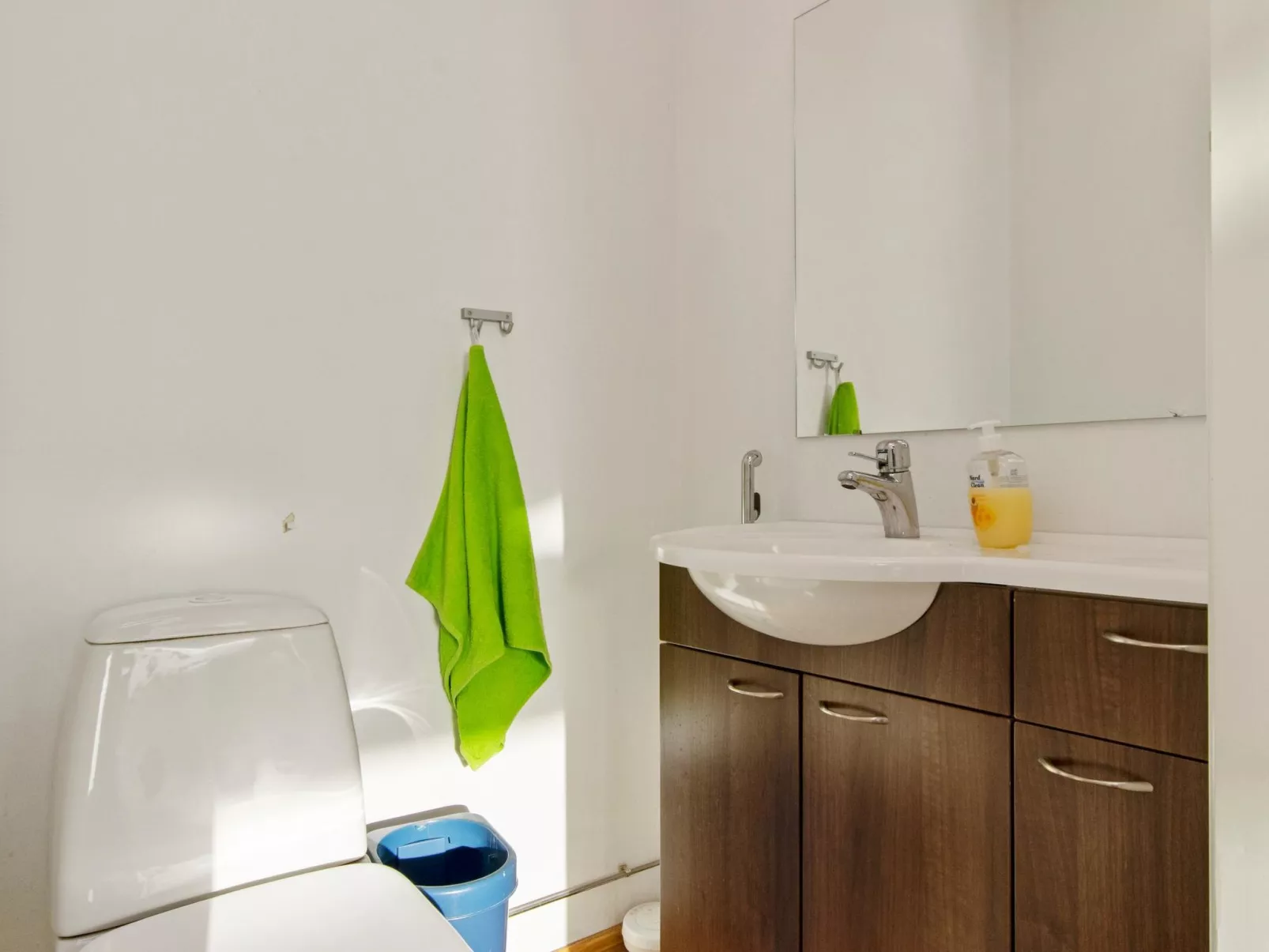 Hallan paroni a paritalo-Binnen