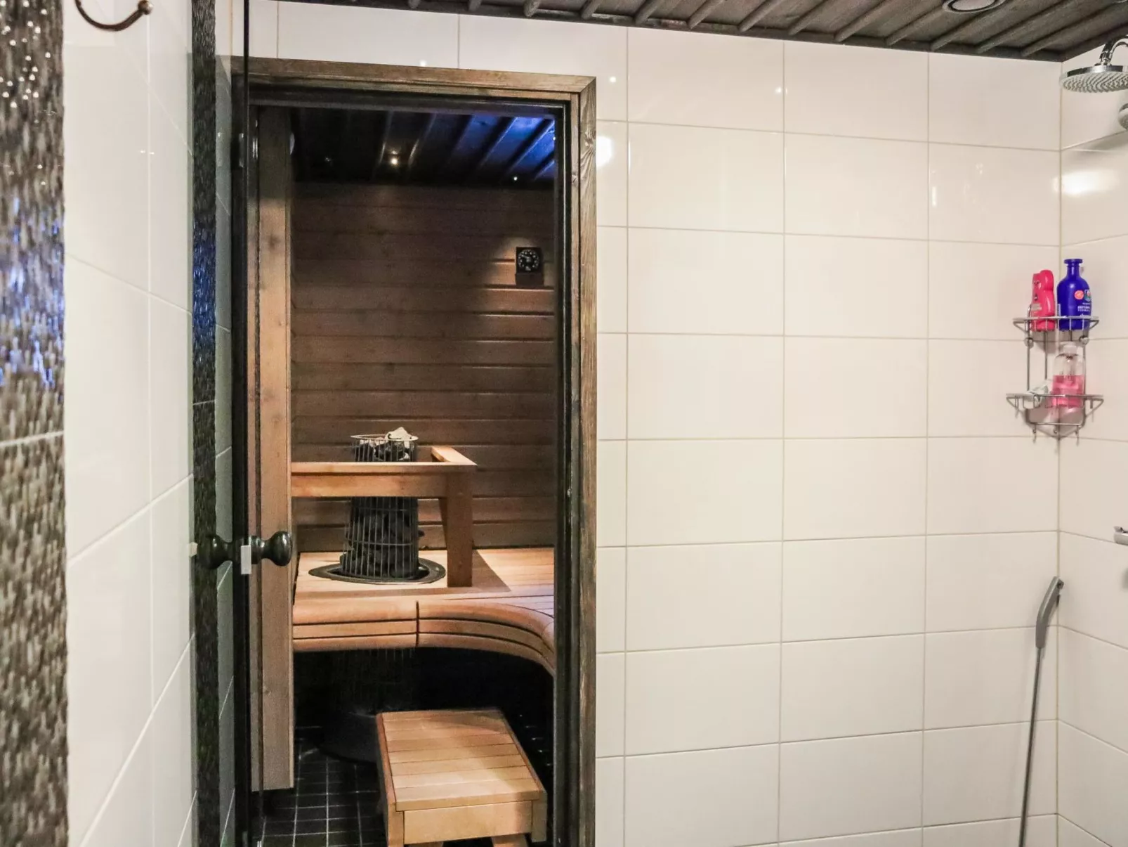 Lampitaival 6a-Binnen