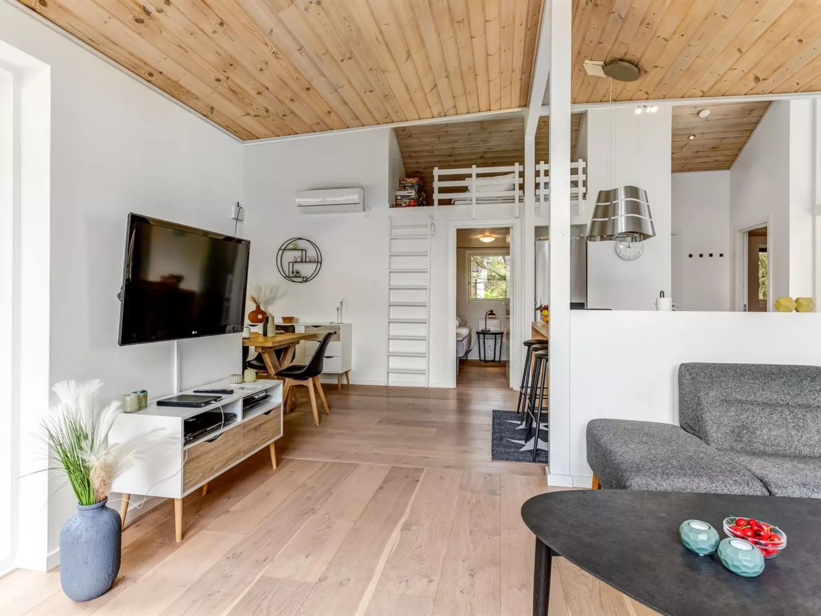 "Nanni" -  from the sea-Binnen