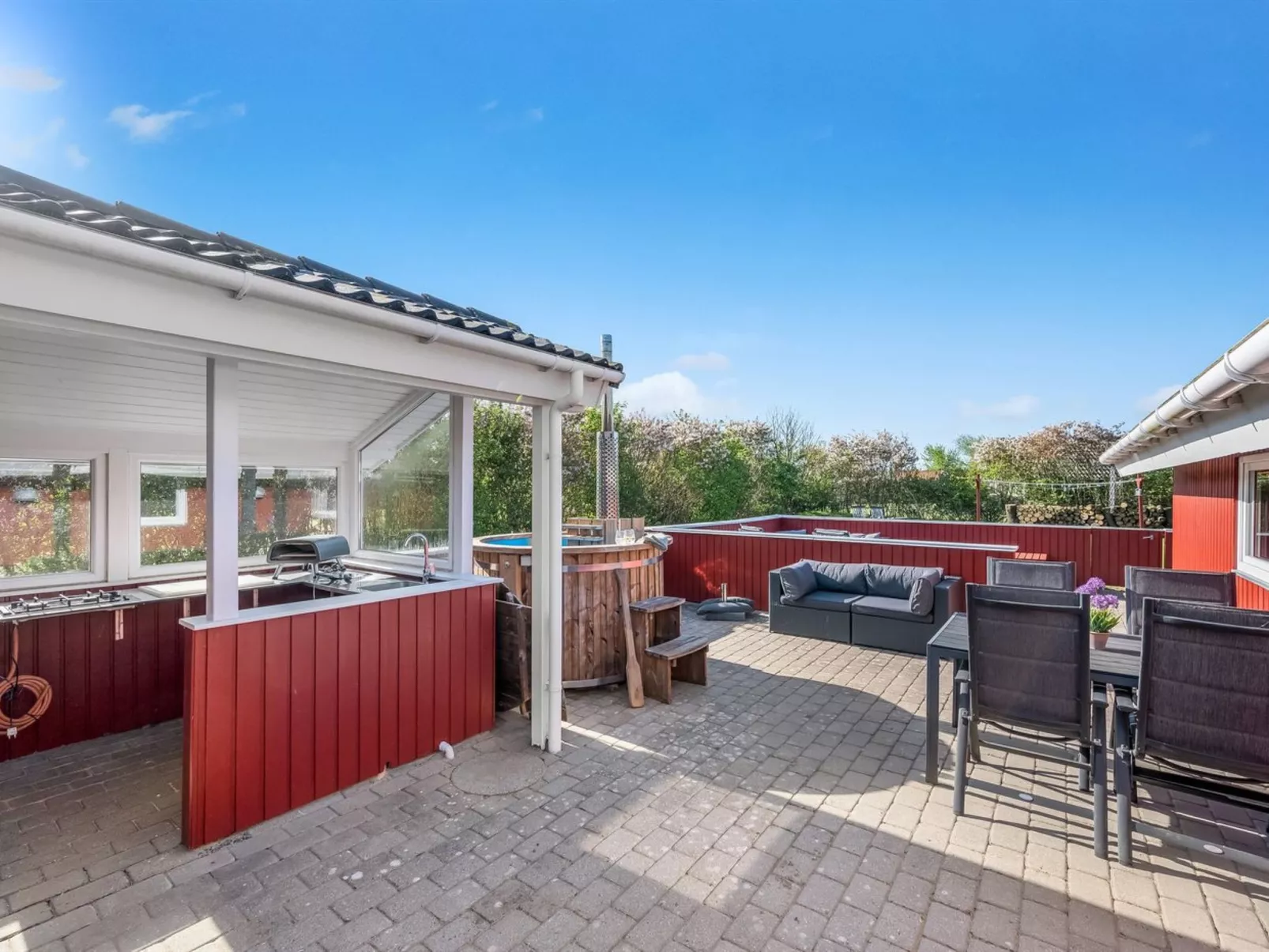 "Seba" - 1km to the fjord-Buiten