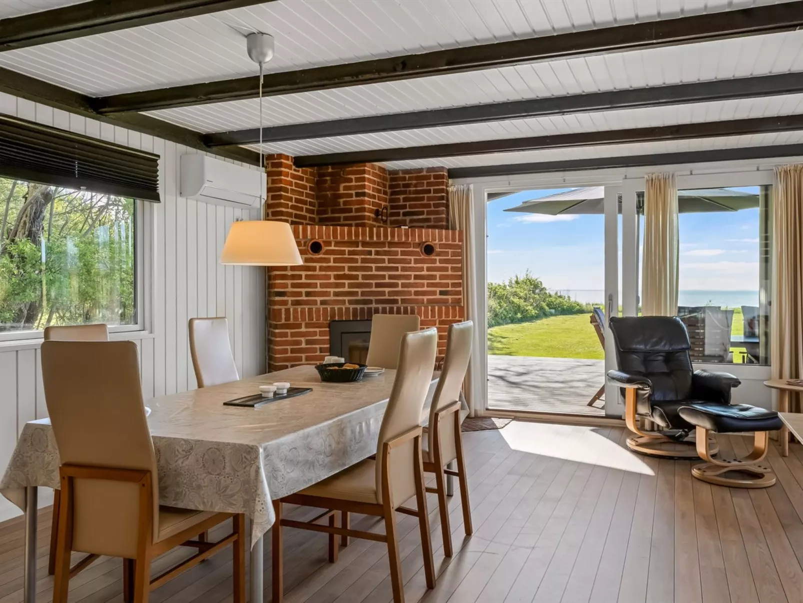 "Ørn" - 5m from the sea-Binnen