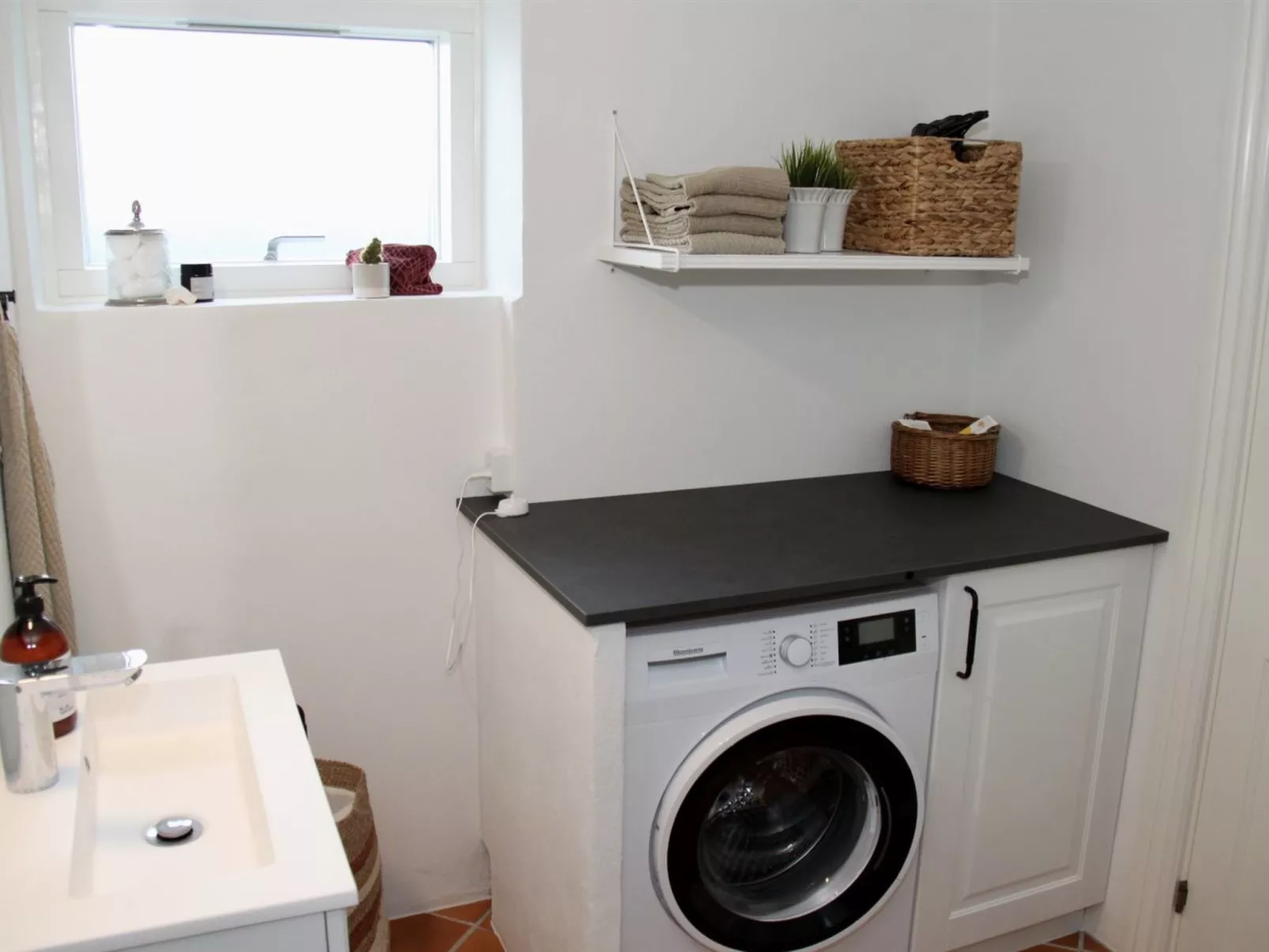 "Valia" - 20m from the sea-Binnen