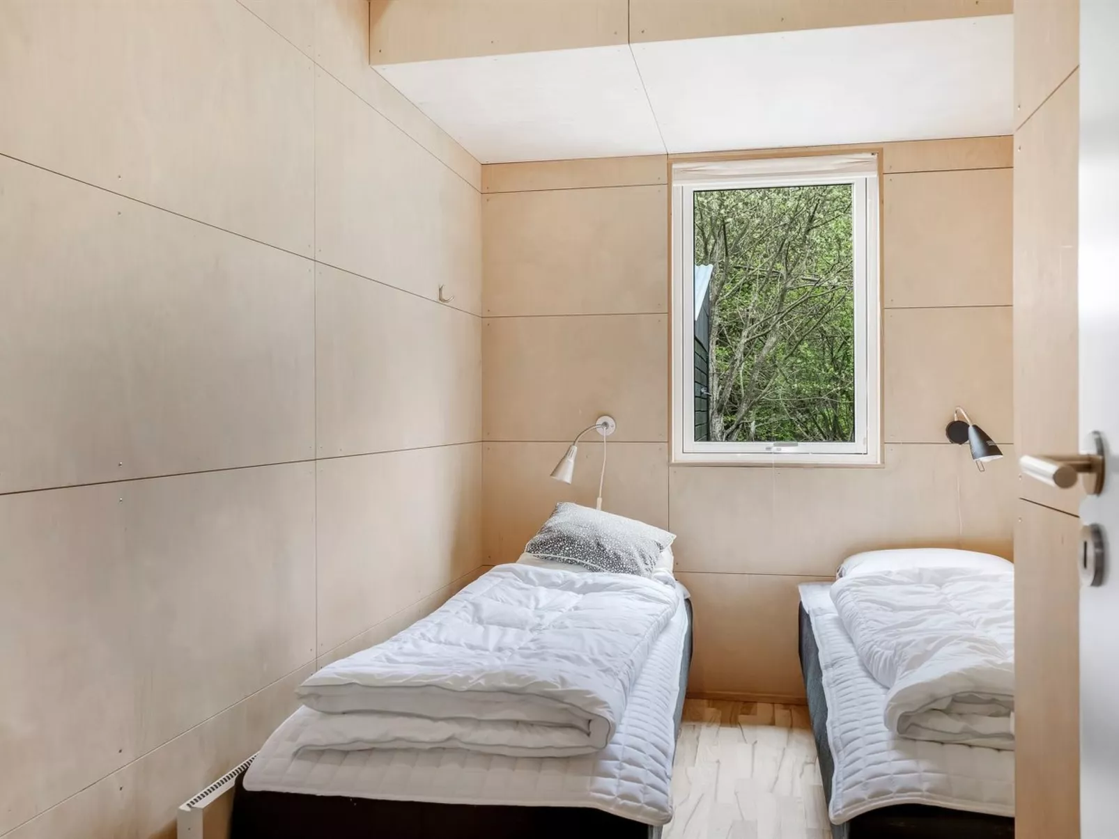 "Ginne" - 1km to the fjord-Binnen