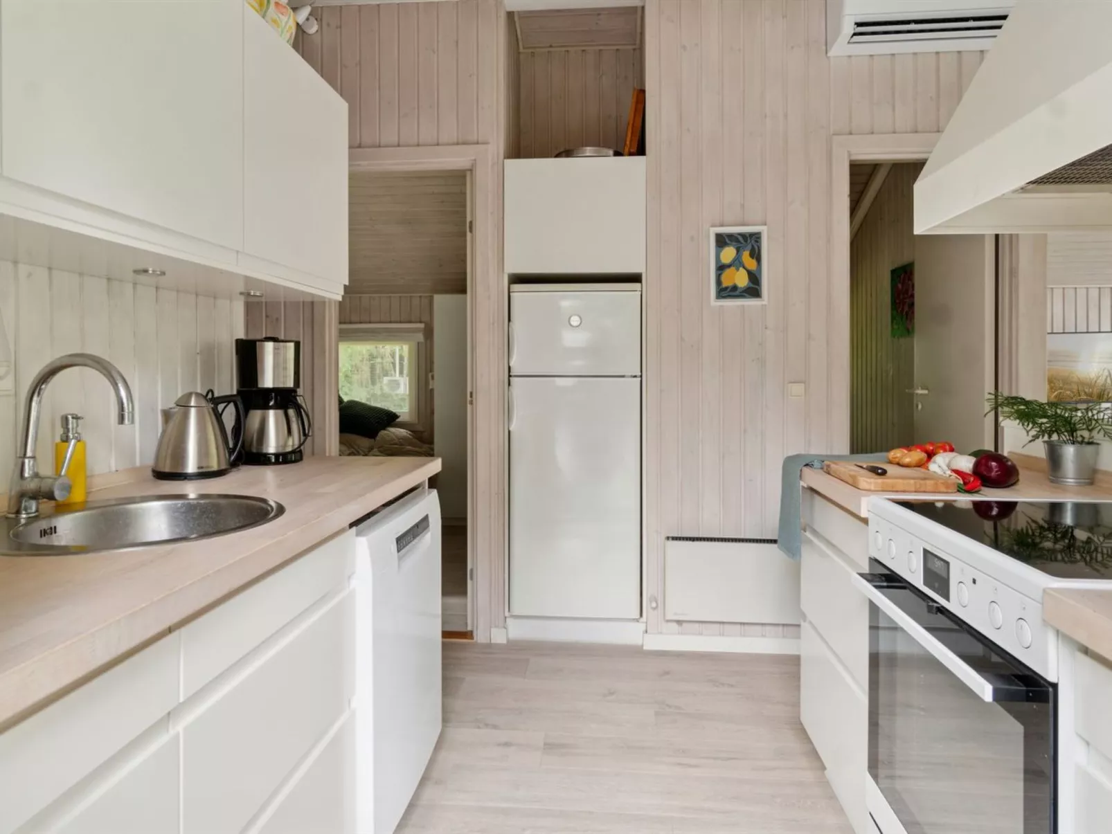 "Tekla" -  from the sea-Binnen