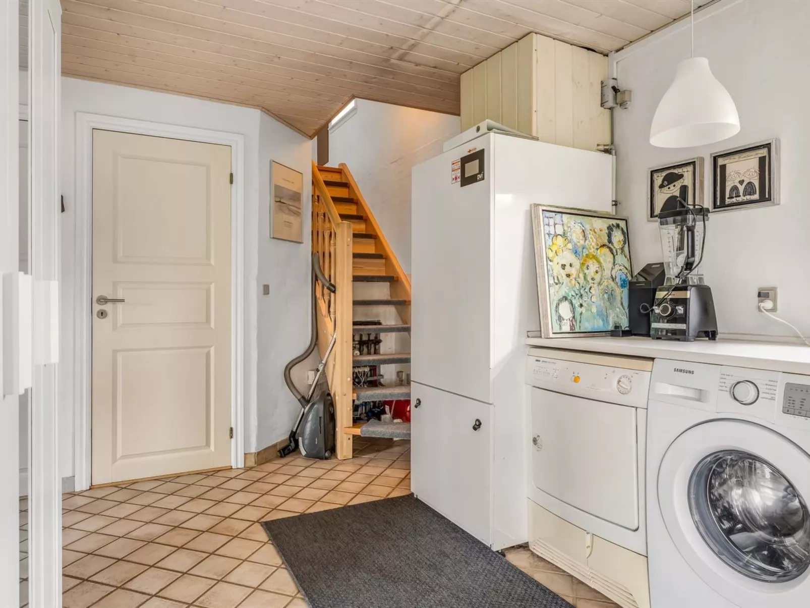 "Elza" - 2.5km from the sea-Binnen