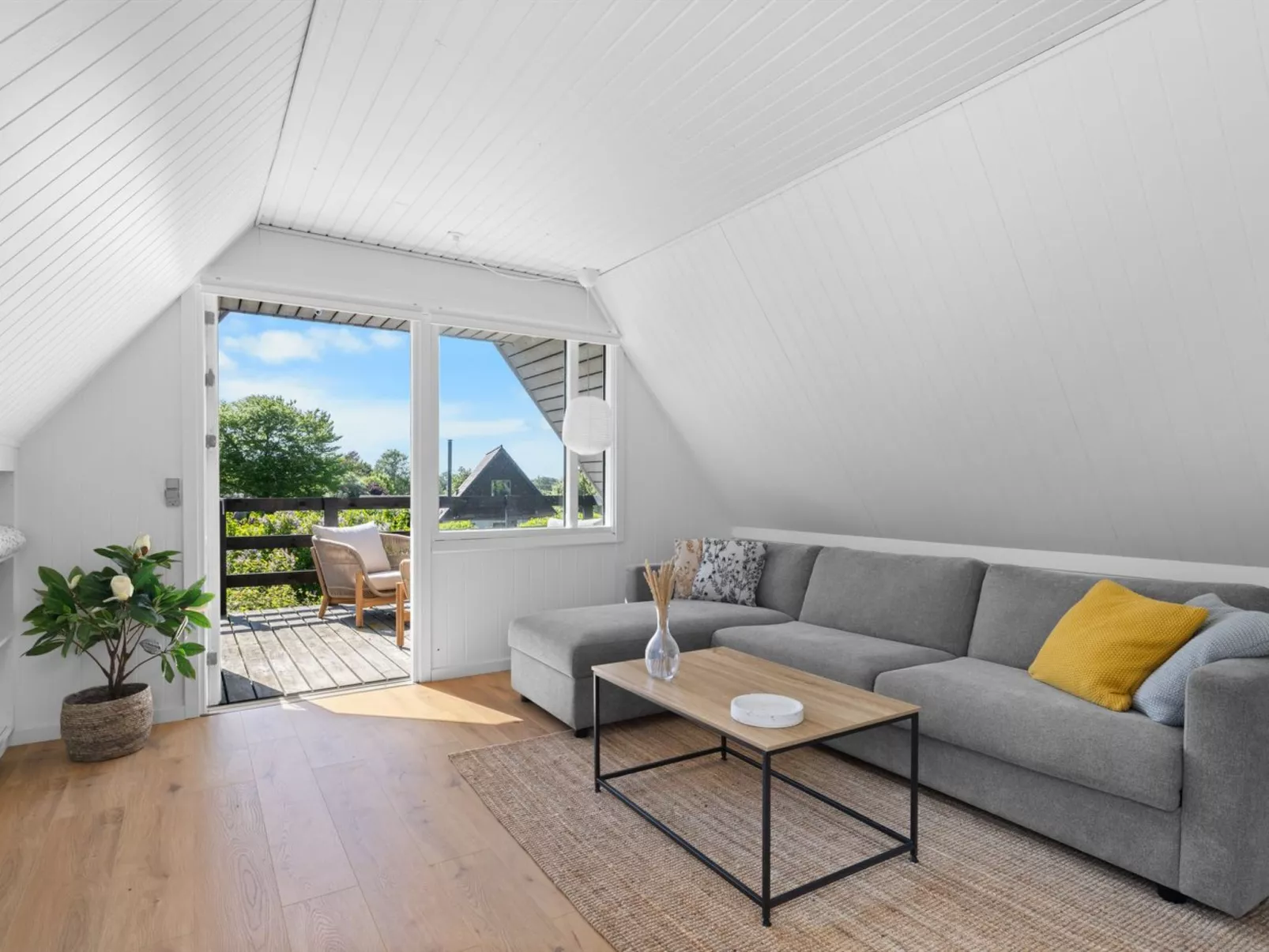 "Sunna" - 1km from the sea-Binnen