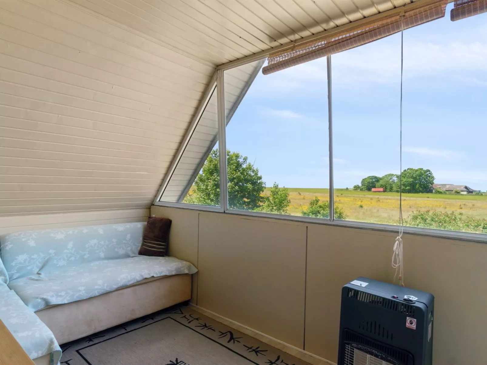 "Lacey" - 4km from the sea-Binnen