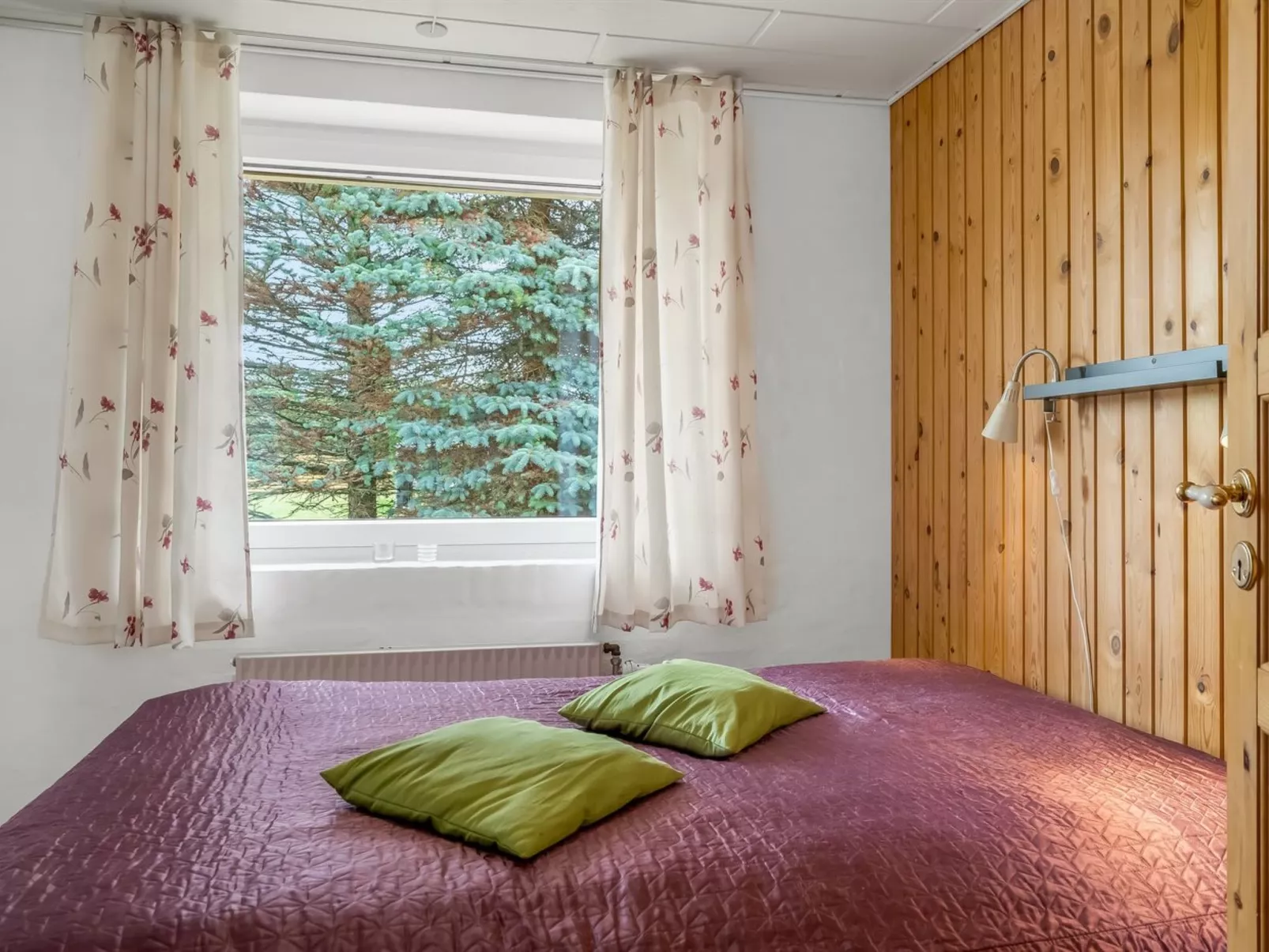 "Ebon" -  from the sea-Binnen