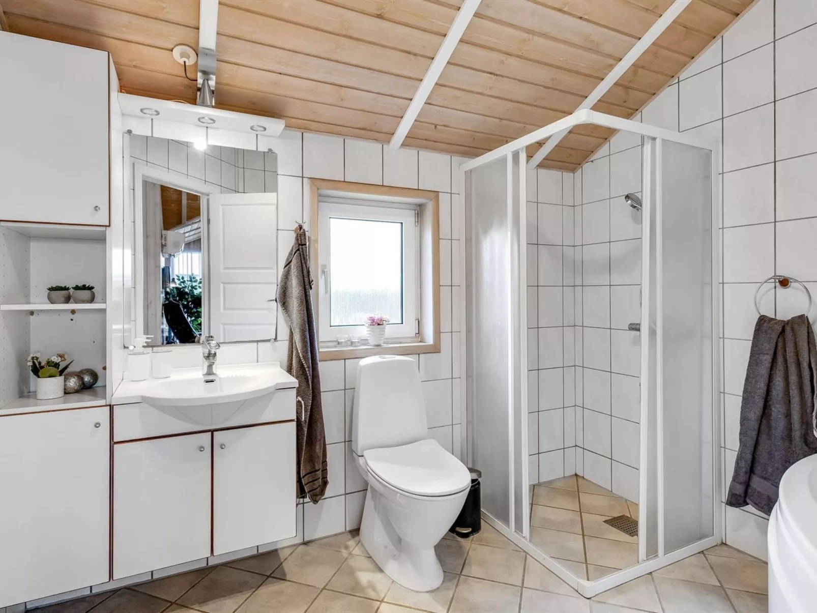 "Trifun" - 300m from the sea-Binnen