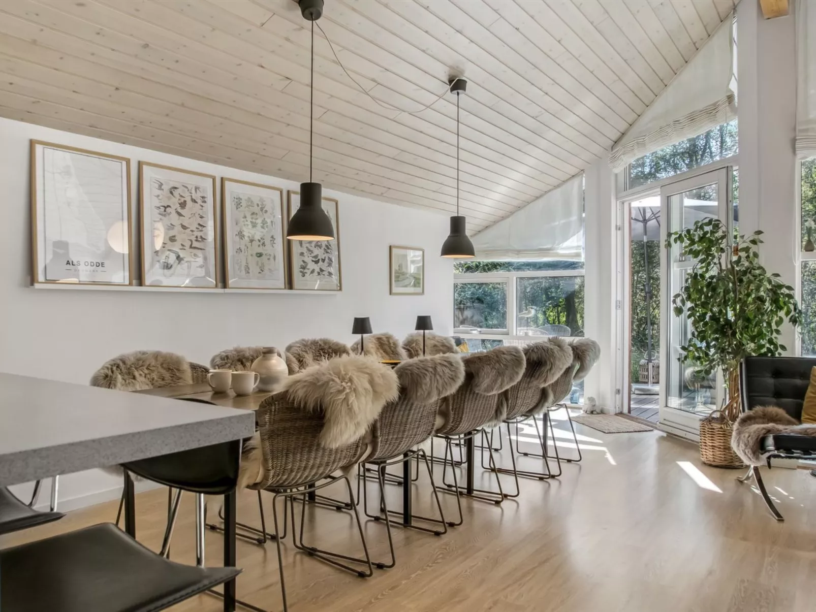 "Swarthofthi" - 340m to the fjord-Binnen