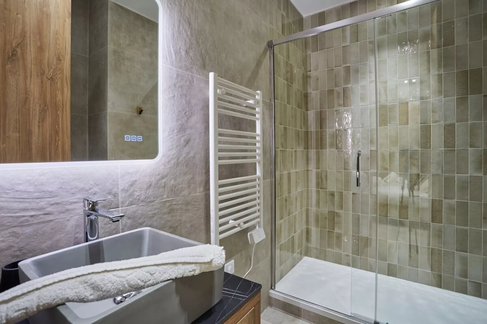 CHARDONNIERE NEW-Niet-getagd