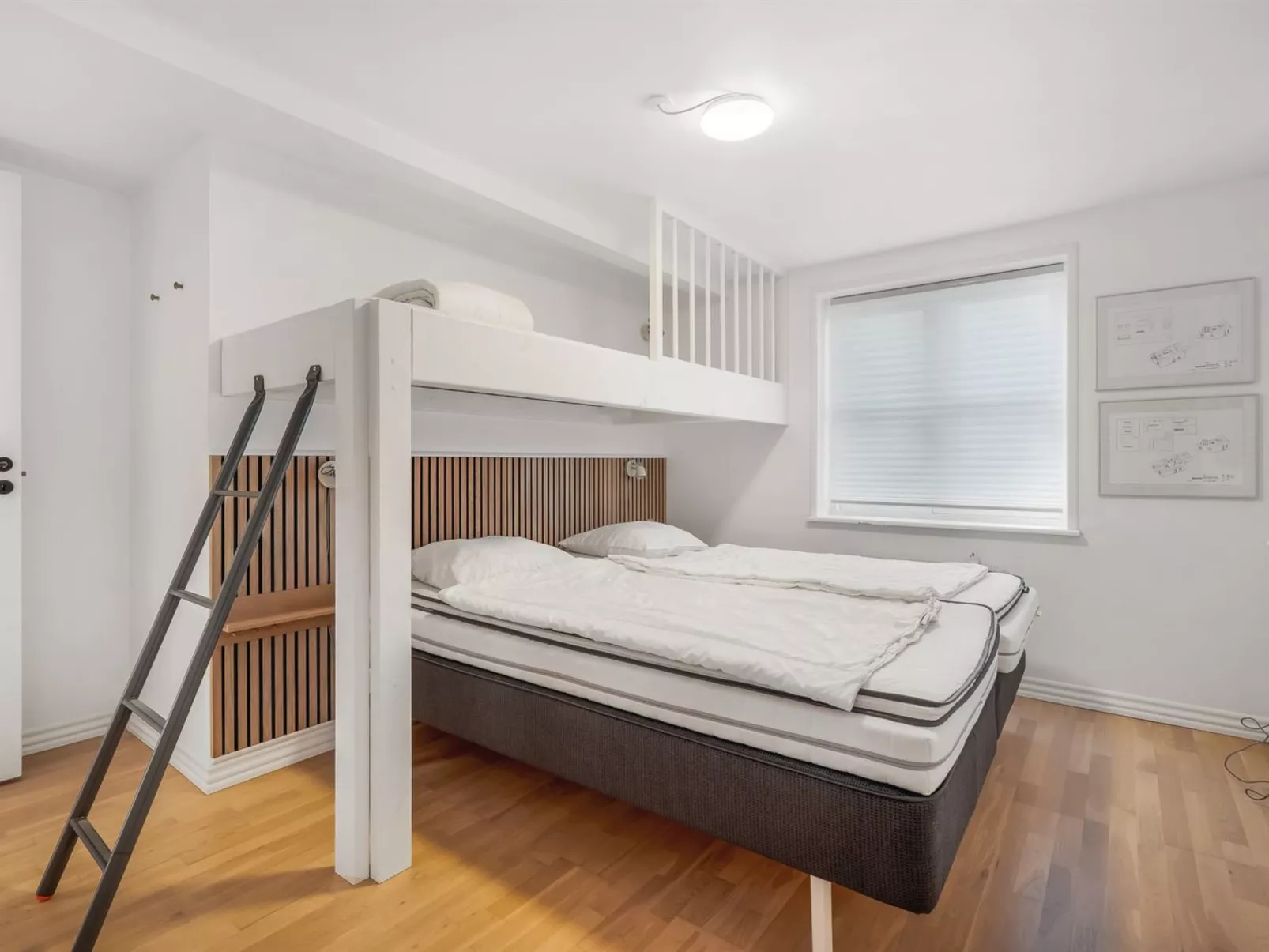 "Raika" - 25m to the fjord-Binnen