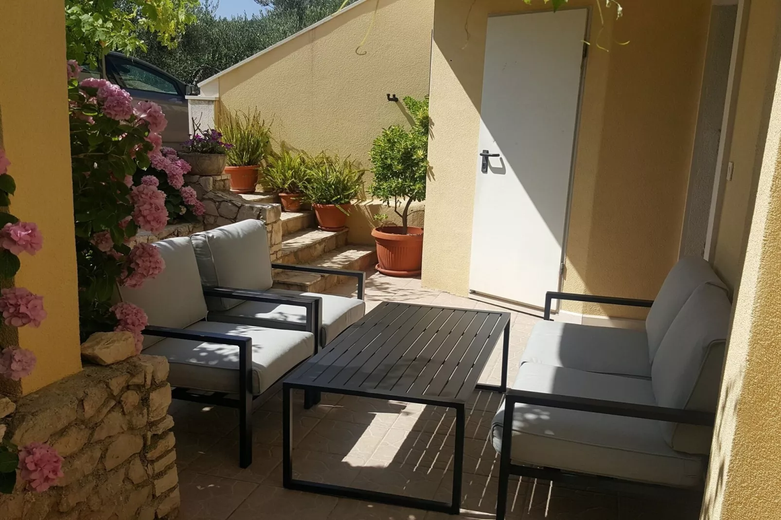 Apartments Ivan Supetar - Two Bedroom Apartment with Terrace no1-Buitenlucht