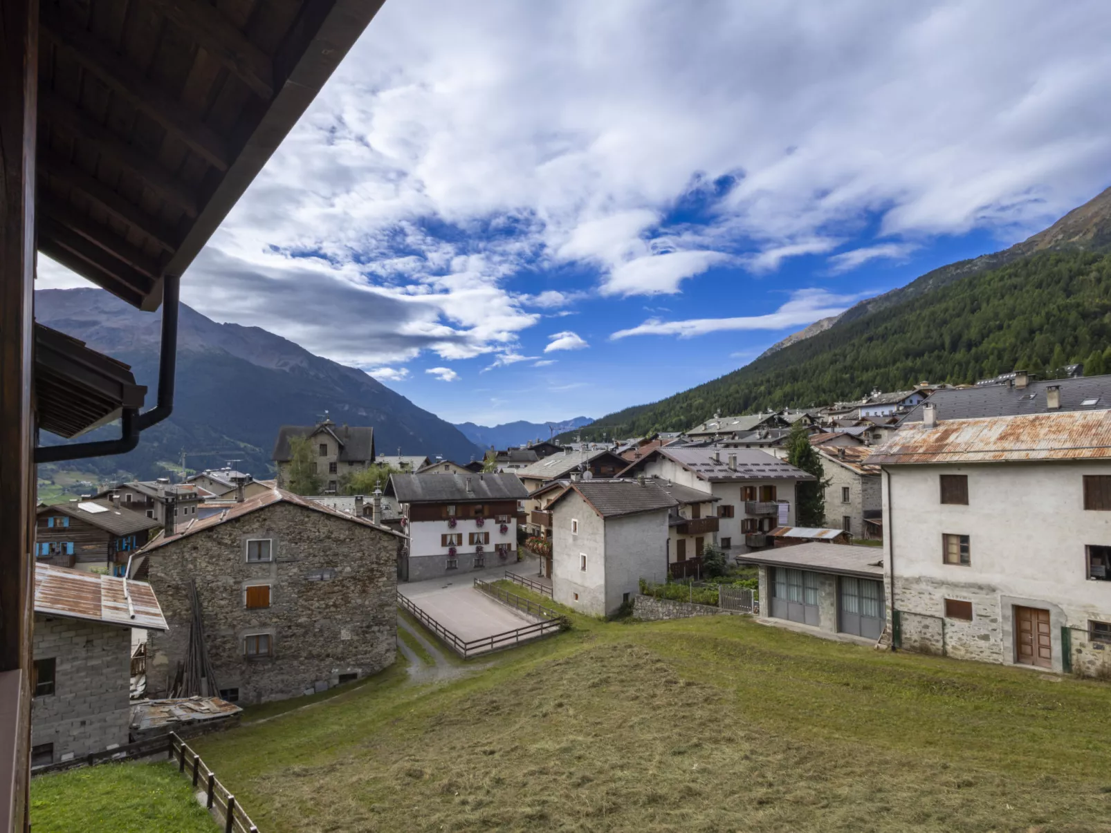 Oga Mountain Home-Buiten