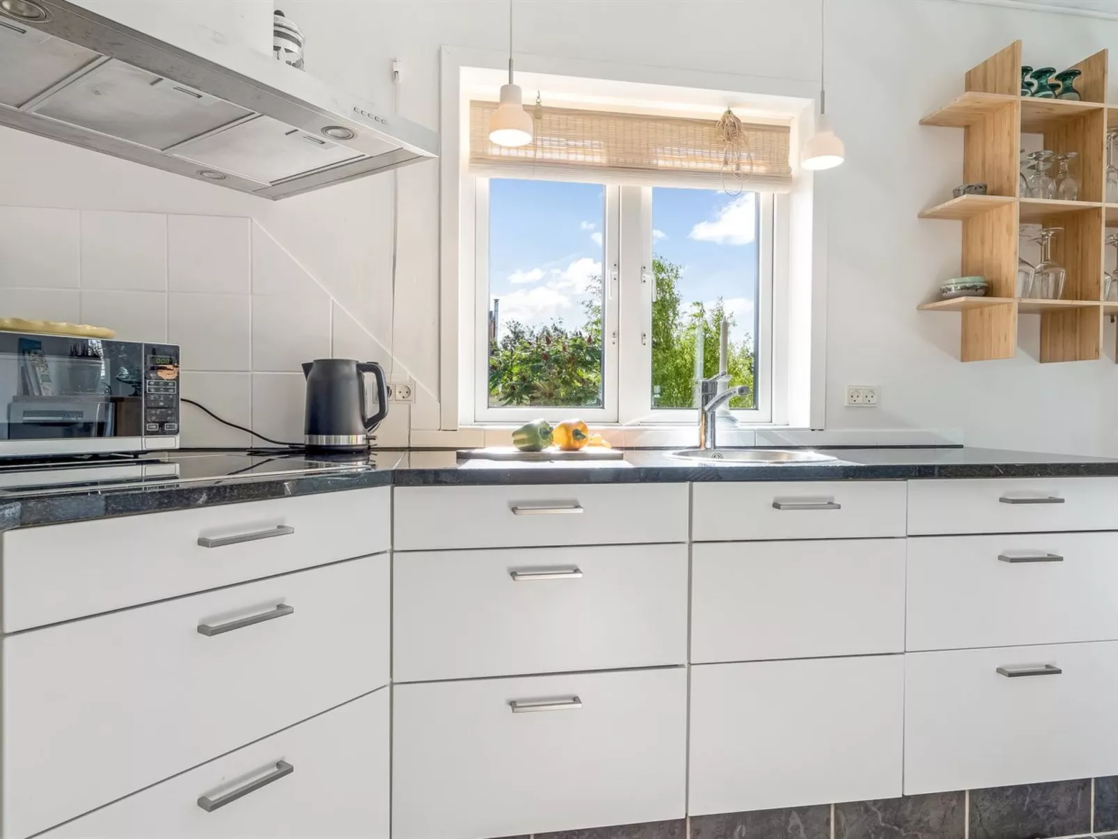 "Alpi" - 270m from the sea-Binnen