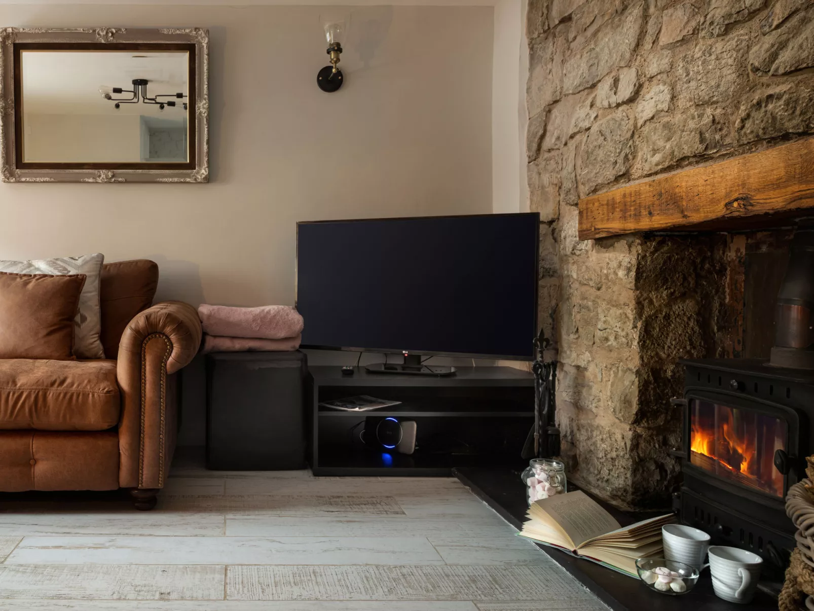 Esmor Cottage-Binnen