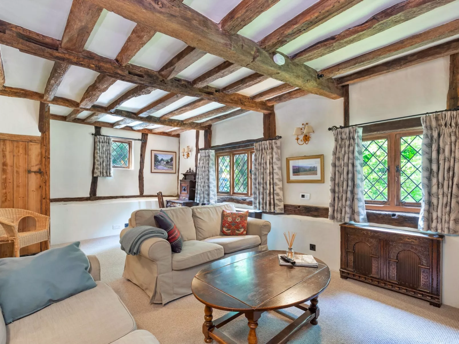 Sandhill Cottage with Hot Tub-Binnen