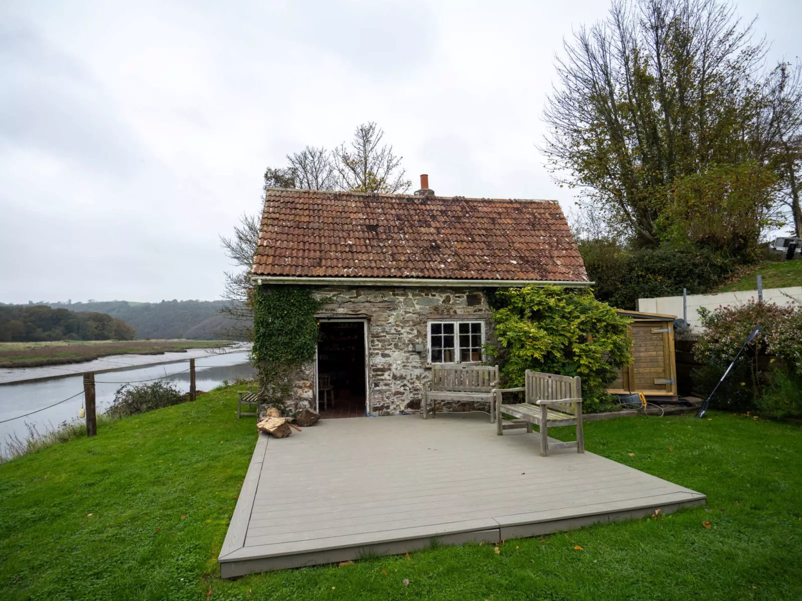 Lower Netherdowns-Binnen