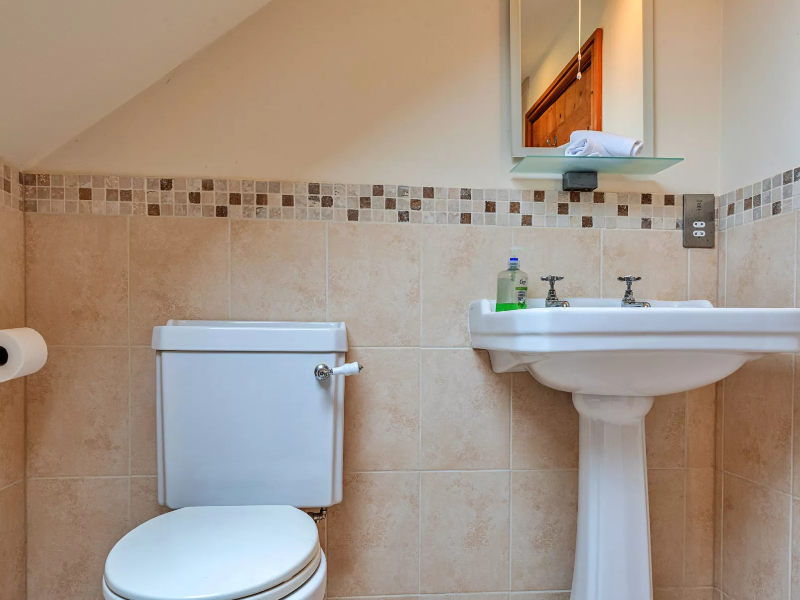 Groes Faen Bach Farmhouse-Binnen