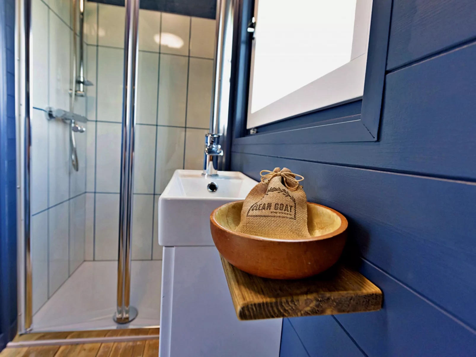 'Susanna' Poachers Hut-Binnen