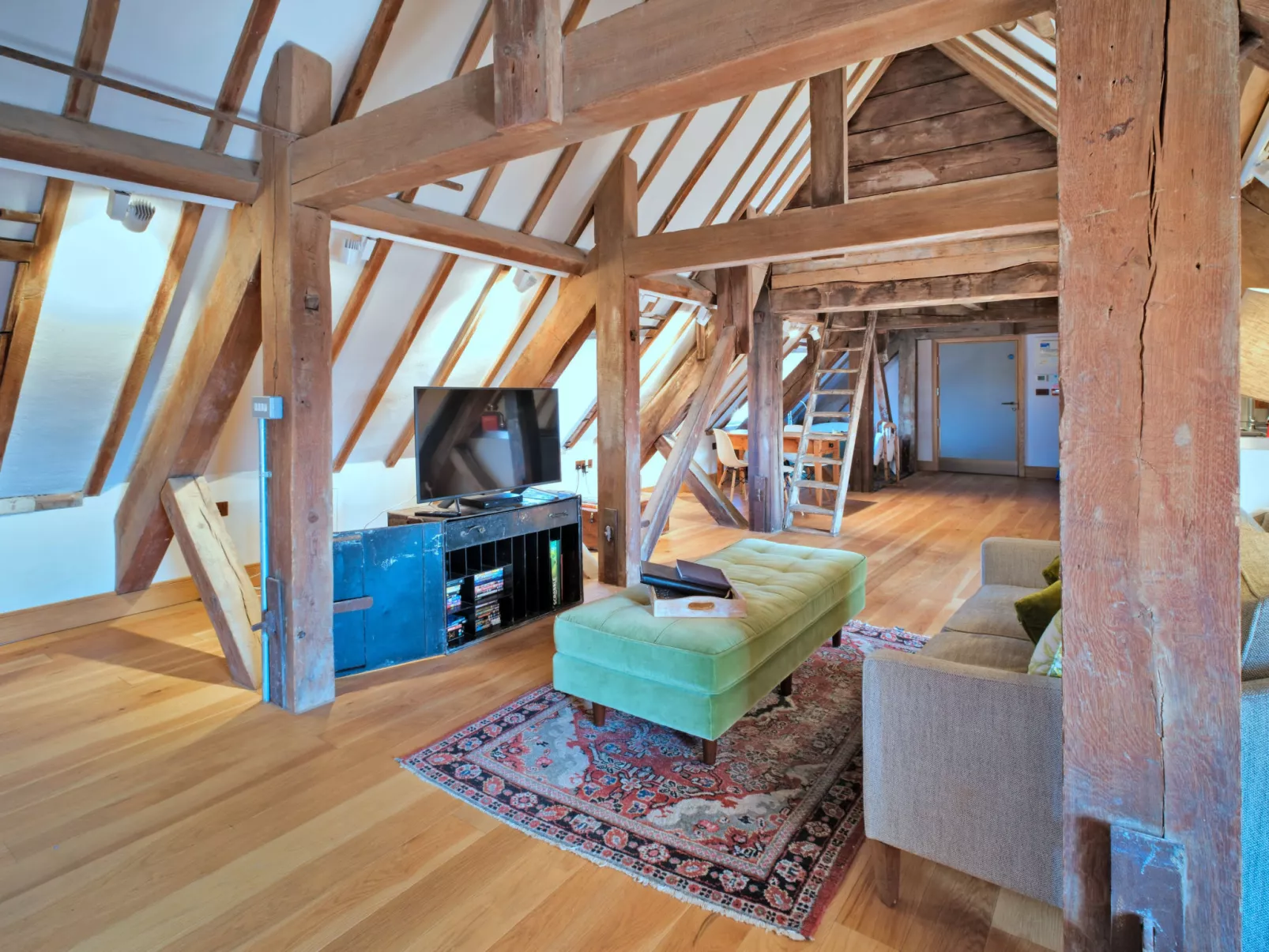 The Loft at Brackley Town Hall-Binnen