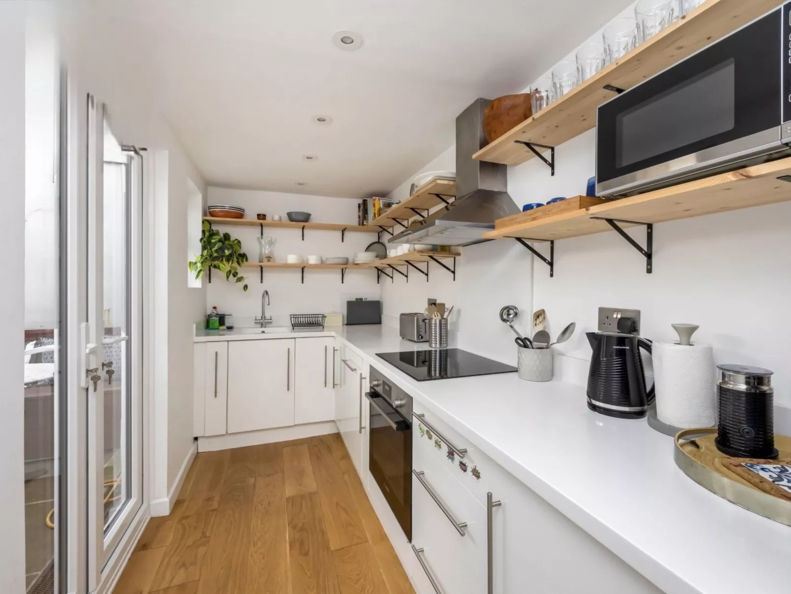 Brighton House-Binnen