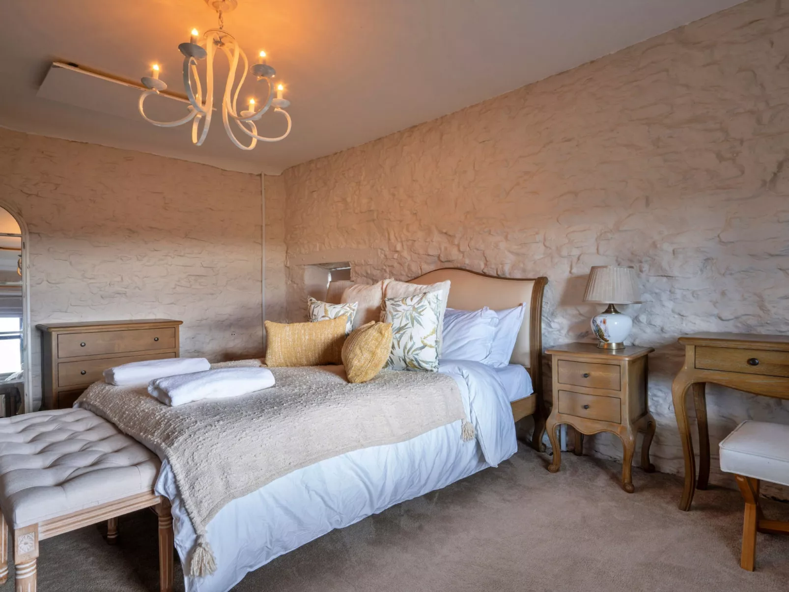 Blackclough Farmhouse at Blackclough Farm-Binnen