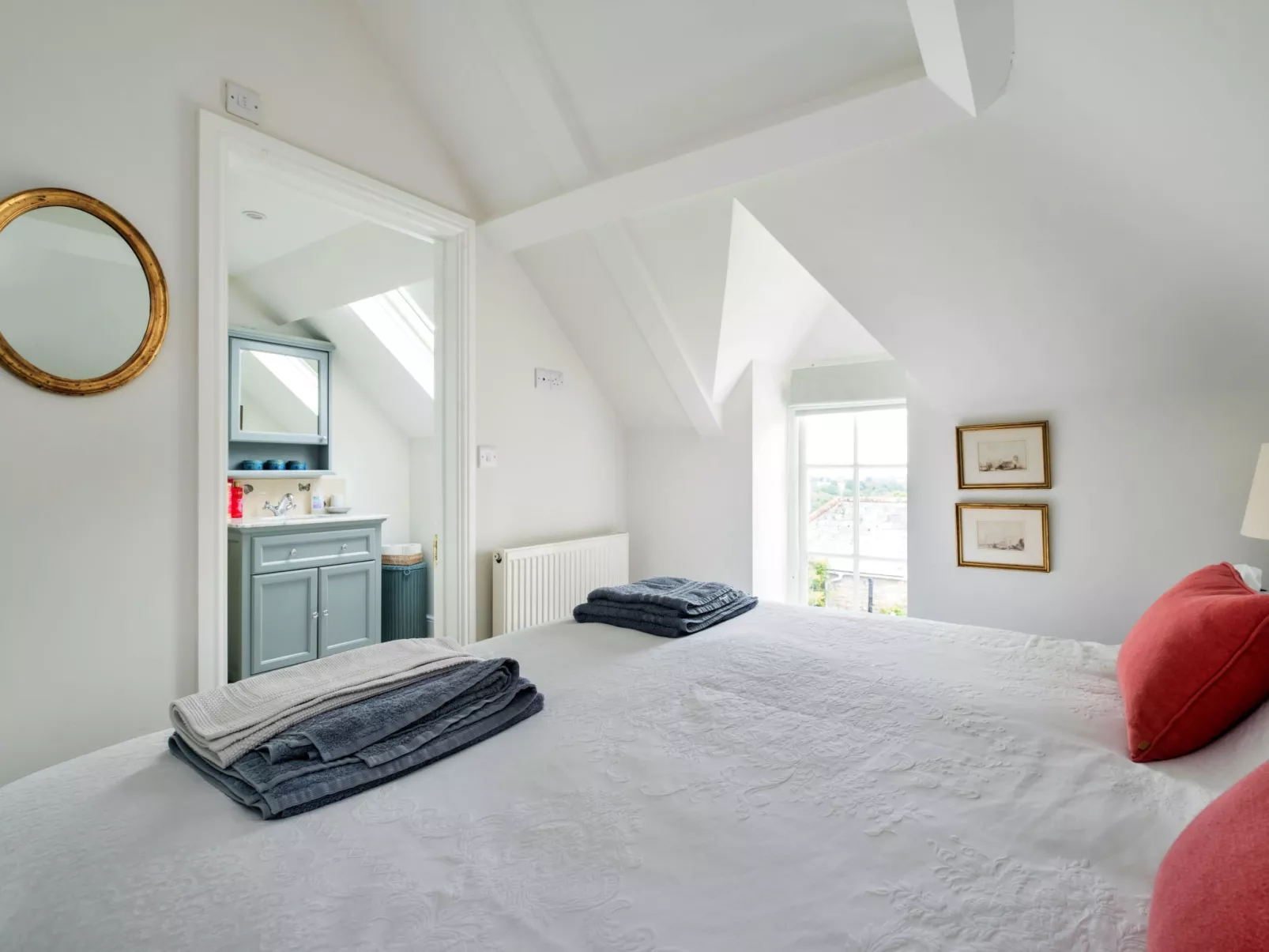 Coach House Wellbeing Retreat-Binnen