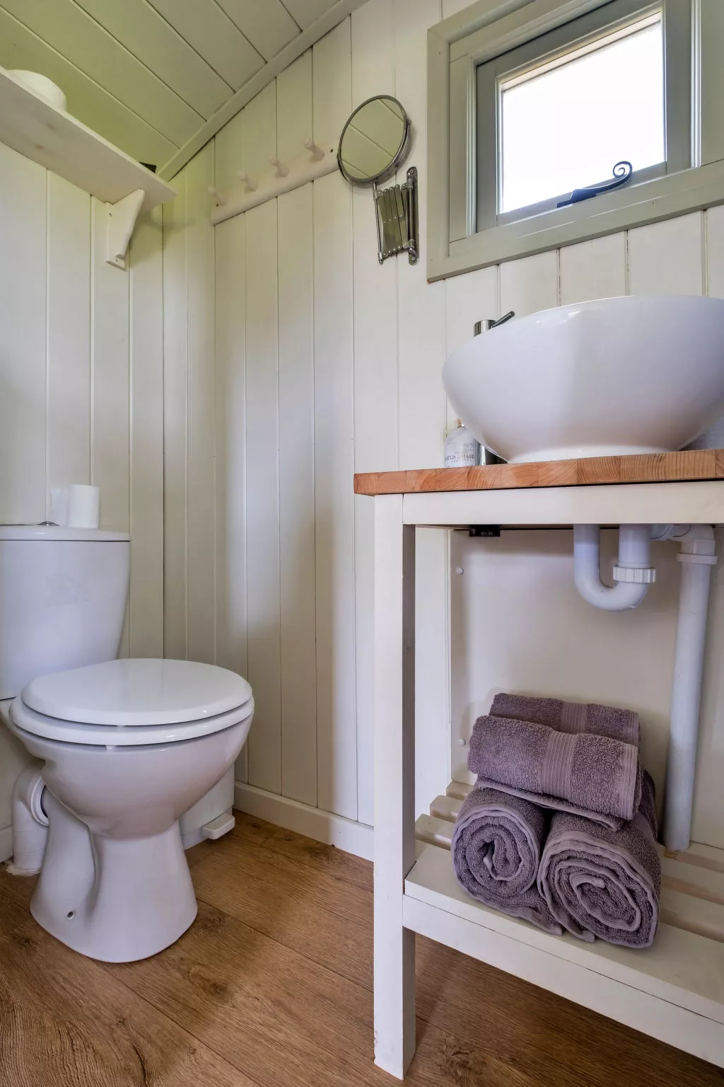 Hay and Hedgerow Glamping-Binnen