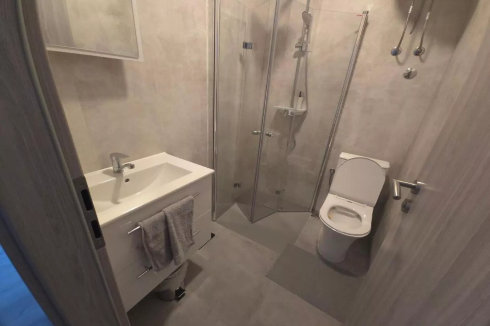 Rooms Burnum - Twin Room 7-Badkamer