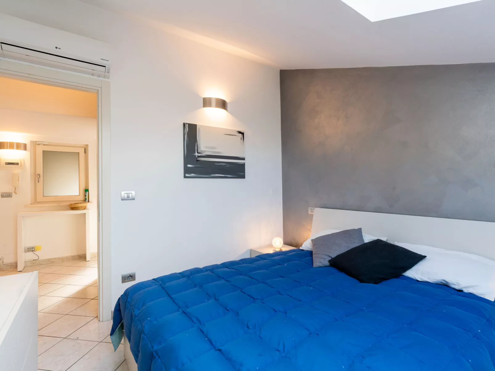 By Center and Sea-Binnen