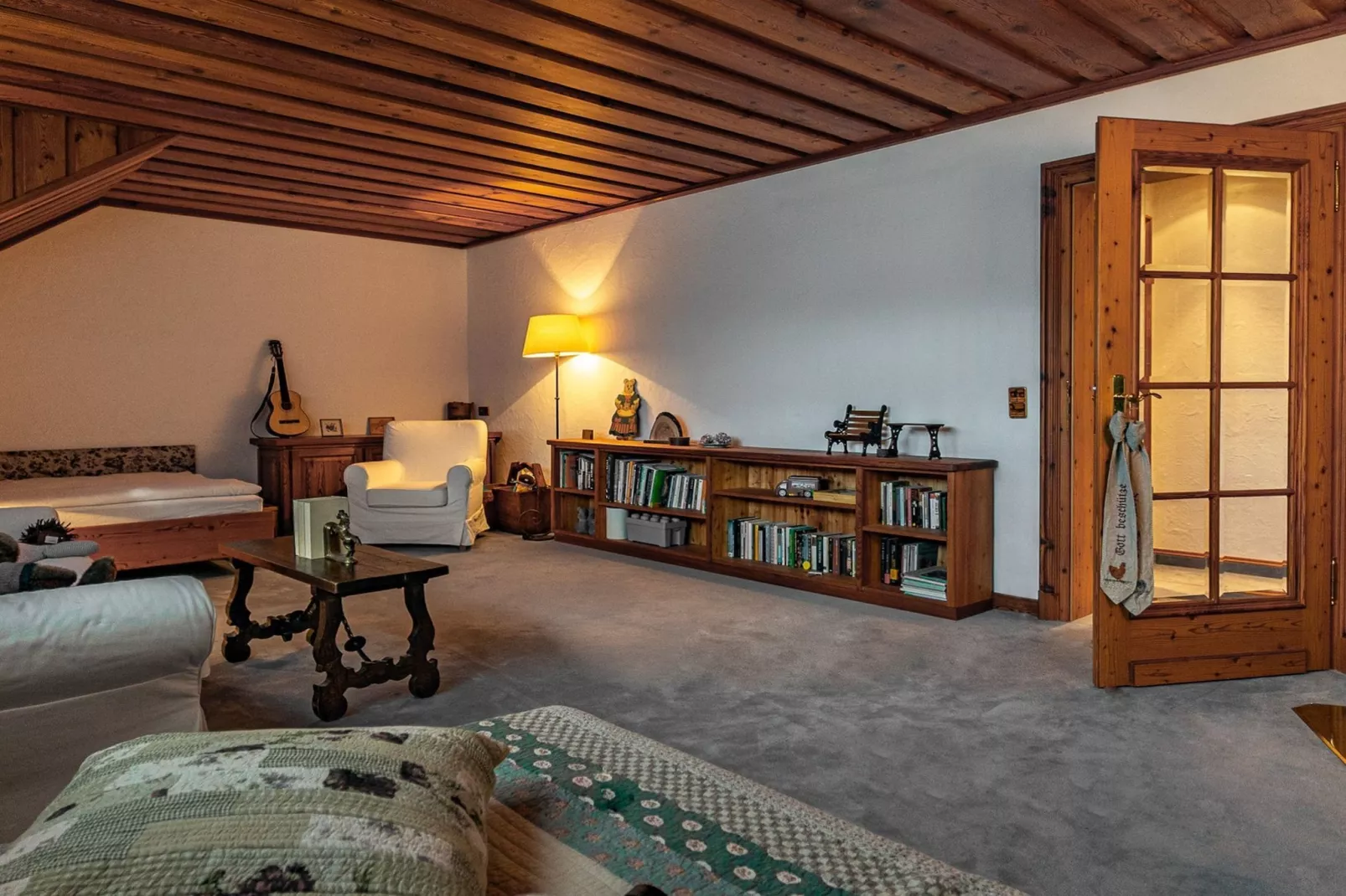 Bad Kleinkirchheim Lush and Spacious Villa with Indoor Pool and Wellness - Seven Bedroom Villa-Slaapkamer