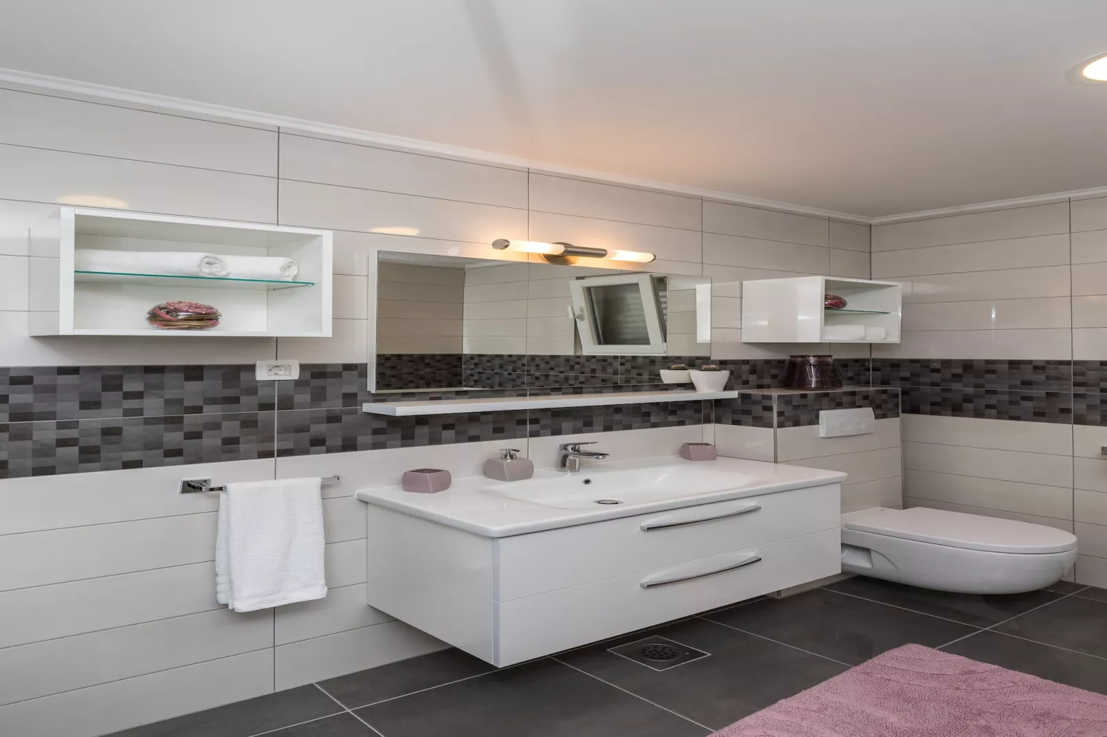 Holiday Home Monika - Two Bedroom Holiday Home with Terrace and Sea View-Badkamer