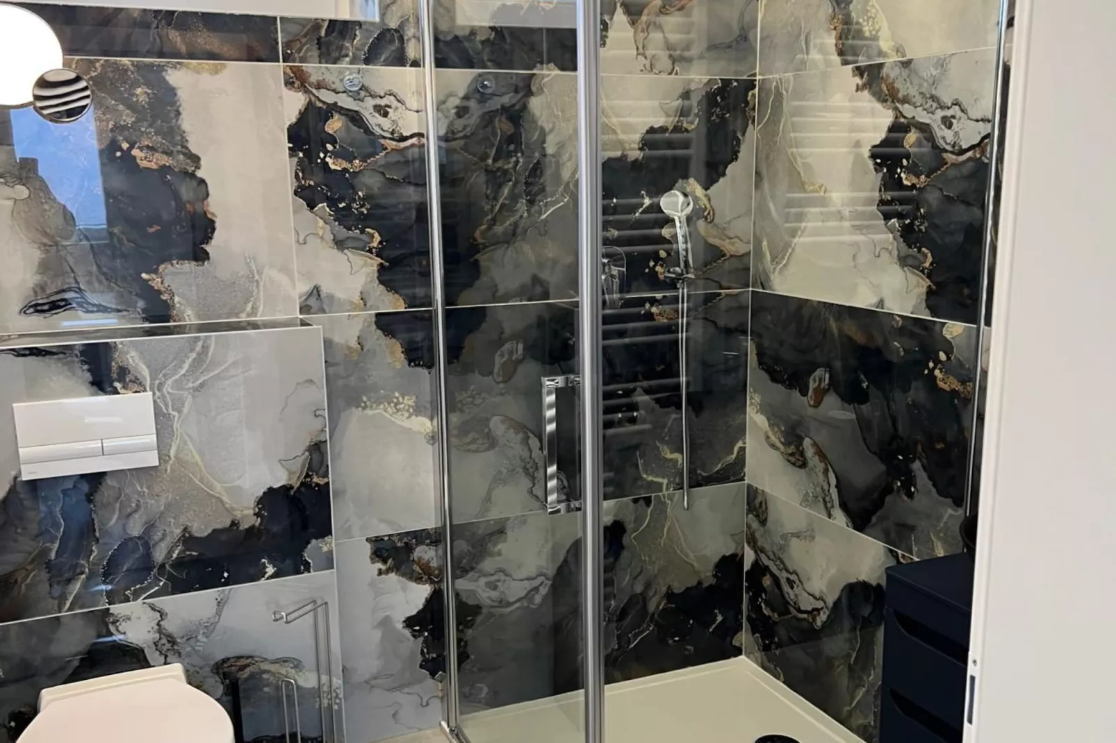 Urban Luxury Apartment Zagreb  One  Bedroom Apartment-Badkamer