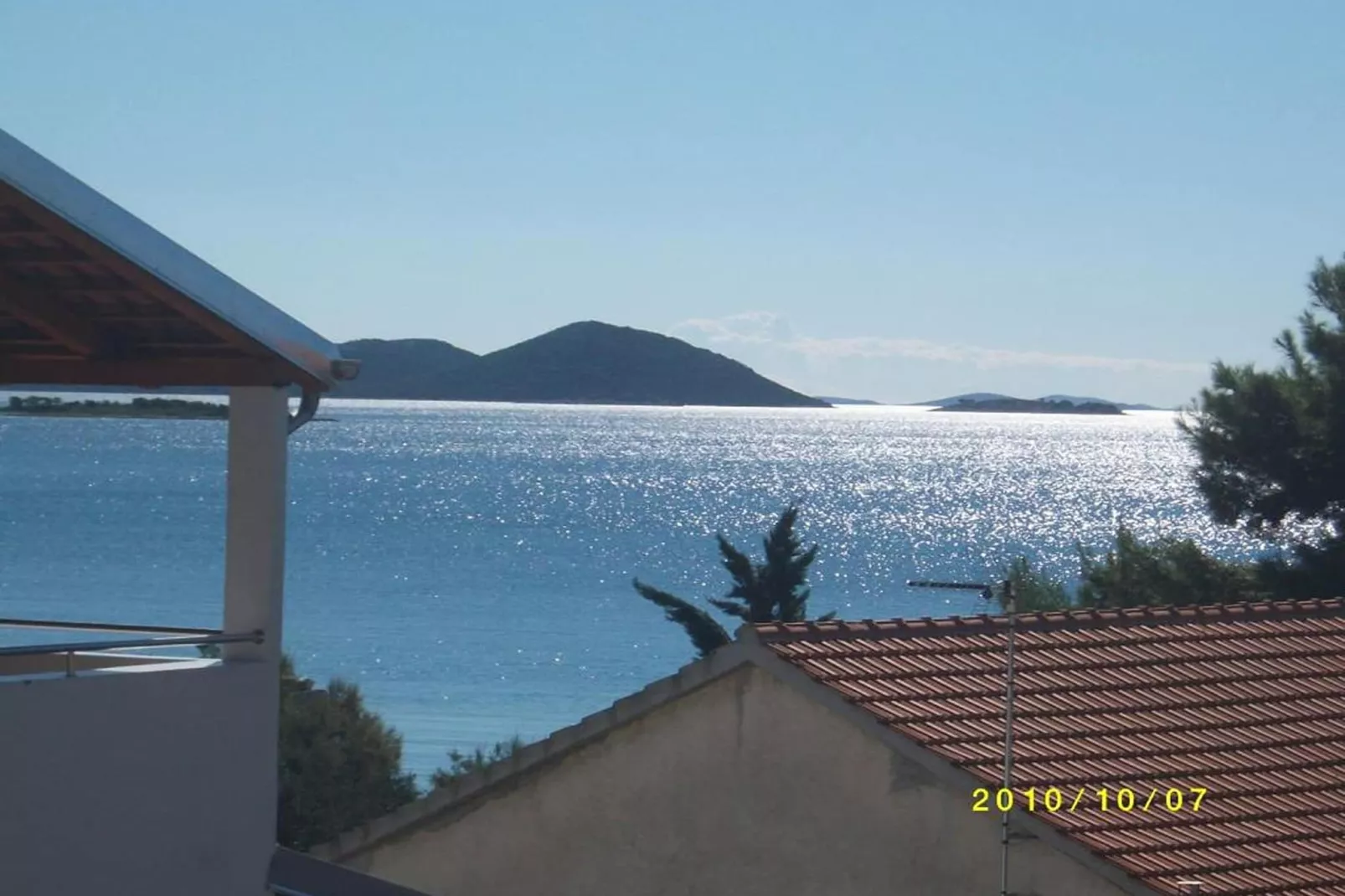 Apartments A&N Pakoštane - One Bedroom Apartment with Sea View and Balcony (A1)-Buitenlucht