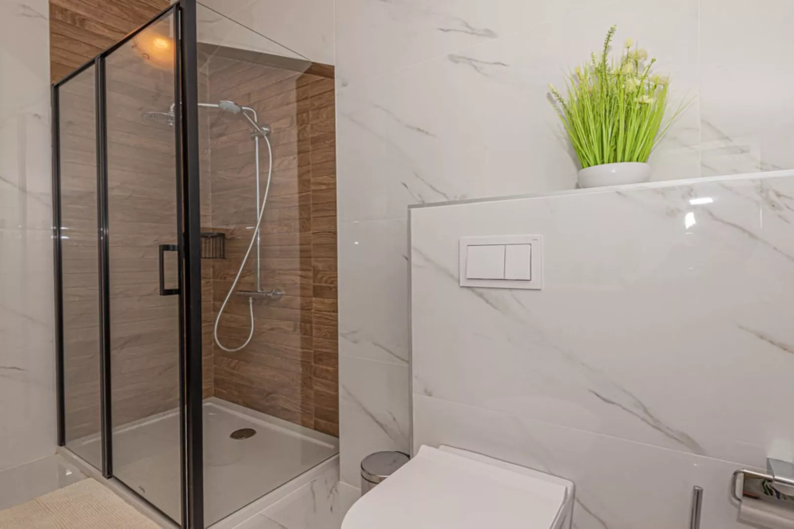 Villa Maria with Outdoor Pool - Five Bedroom Villa with Outdoor Pool-Badkamer