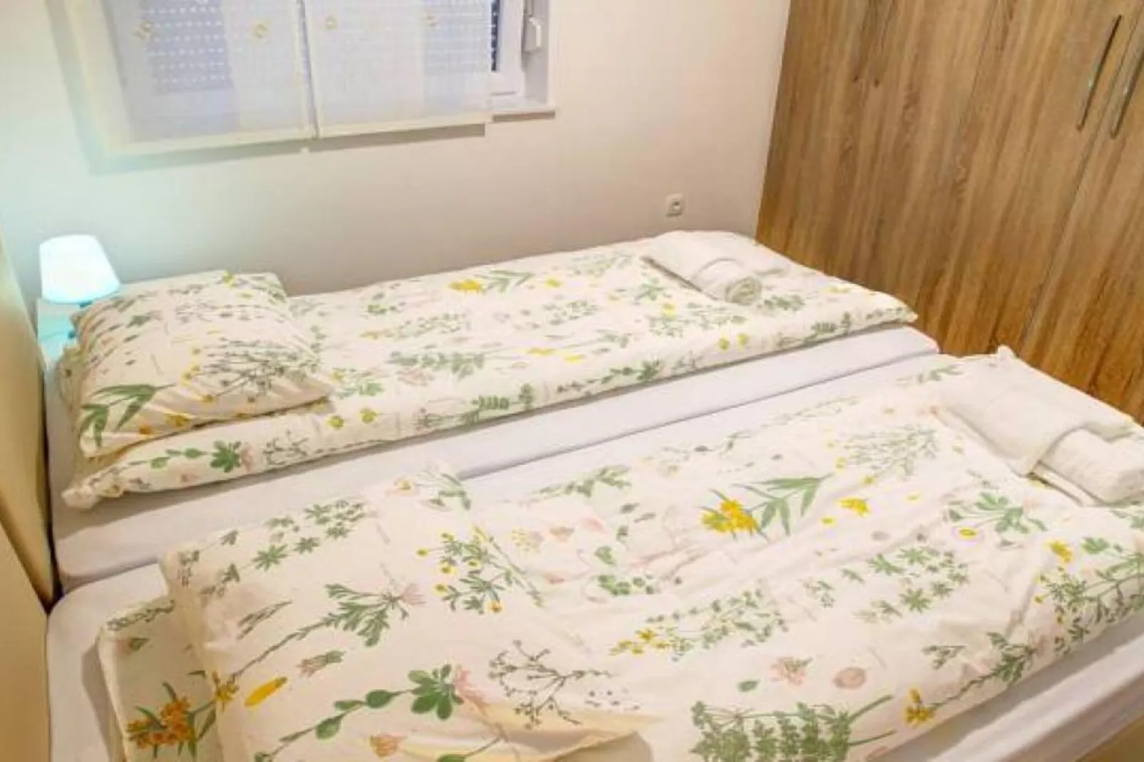 Stylish Retreat with BBQ and Modern Amenities near Terme - Three Bedroom Apartment-Slaapkamer