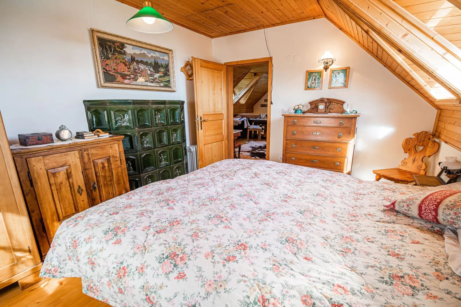 Cozy Countryside Retreat Villa with Hot-Tub - Two Bedroom Villa with Hot Tub-Slaapkamer