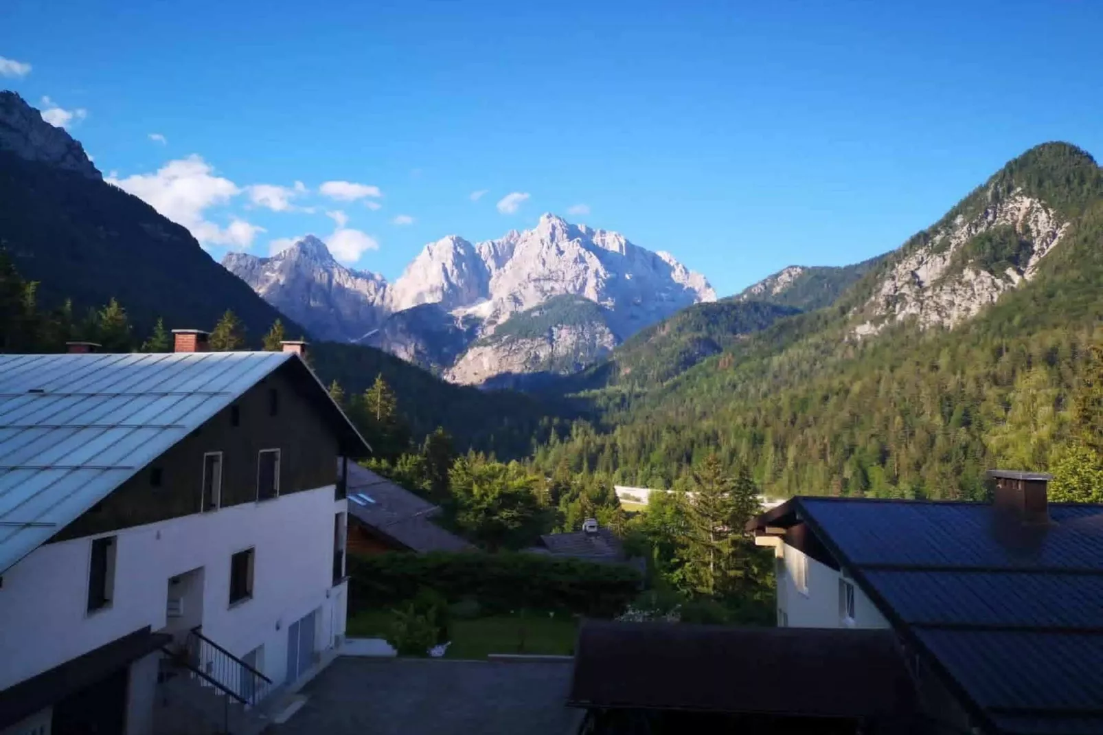 Kranjska Gora Comfortable Apartment with Balcony and Mountain View - Two Bedroom Apartment with Balcony-Uitzicht