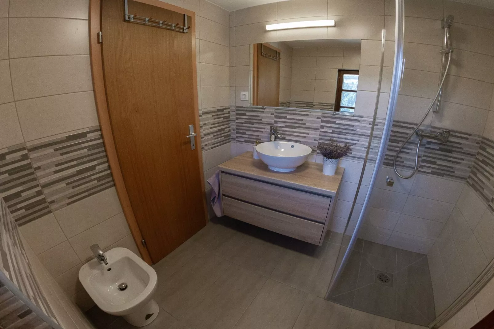 Hillside Haven Holiday Home with Sauna and Hot-Tub - One Bedroom Holiday Home with Sauna and Hot-Tub-Badkamer