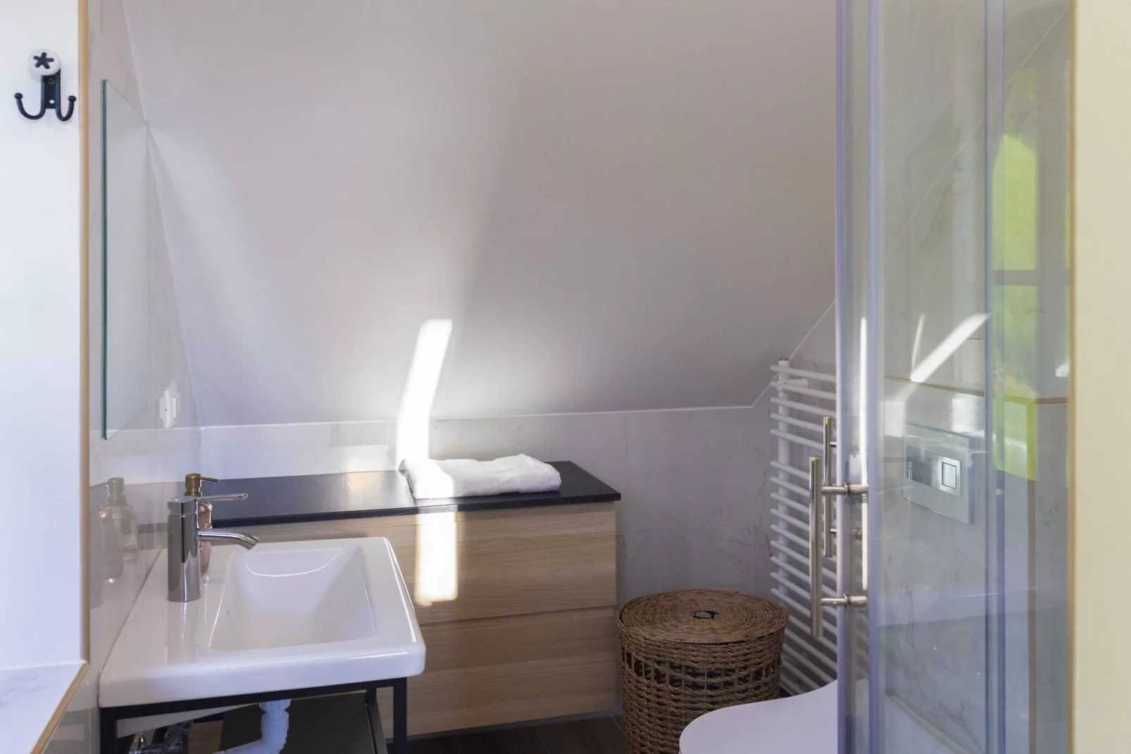 Mountain View Villa with Sauna and Hot-Tub - Three Bedroom Villa with Sauna and Hot-Tub-Badkamer