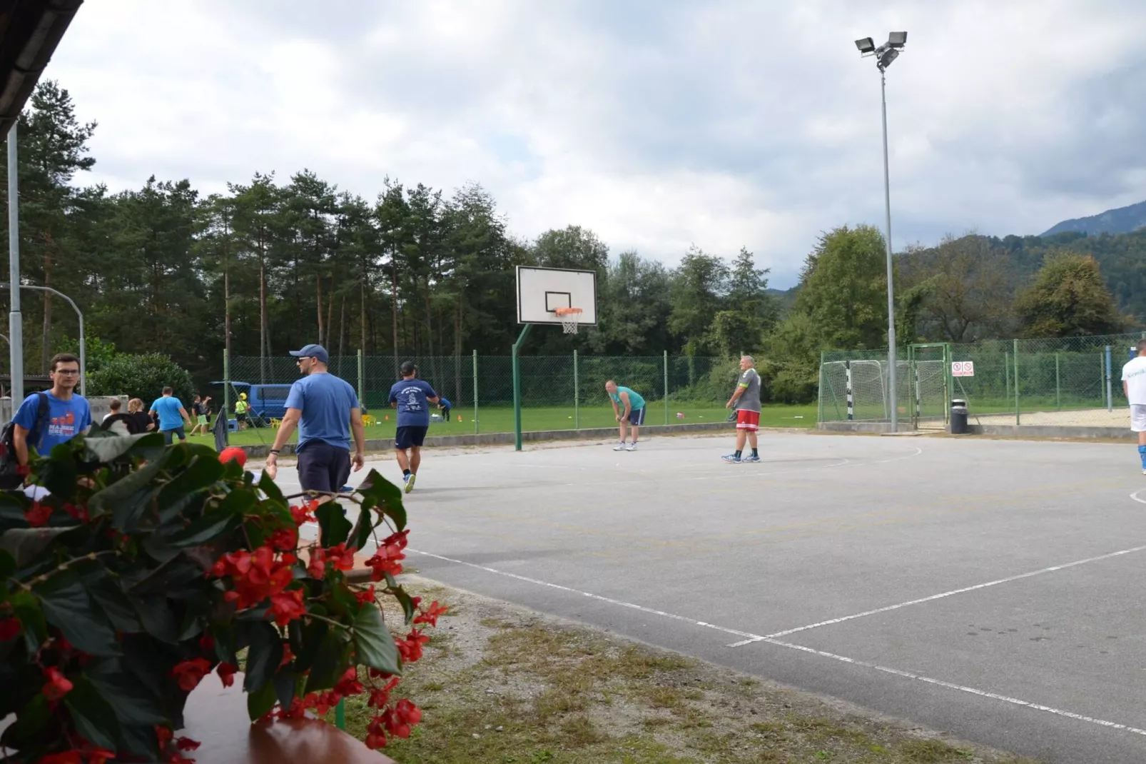 Delightful Cozy Riverside Apartment - One Bedroom Apartment with Terrace-Buitenlucht