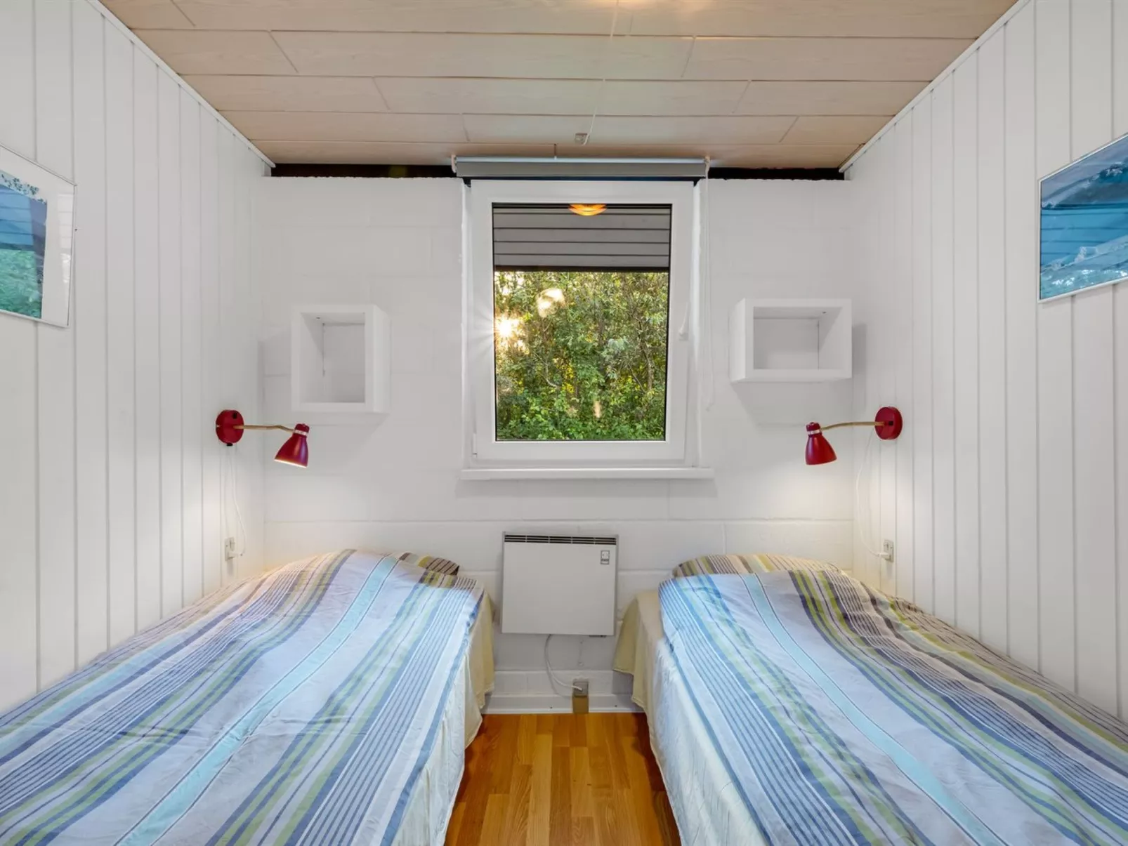 "Sjarlotte" - 400m to the fjord-Binnen